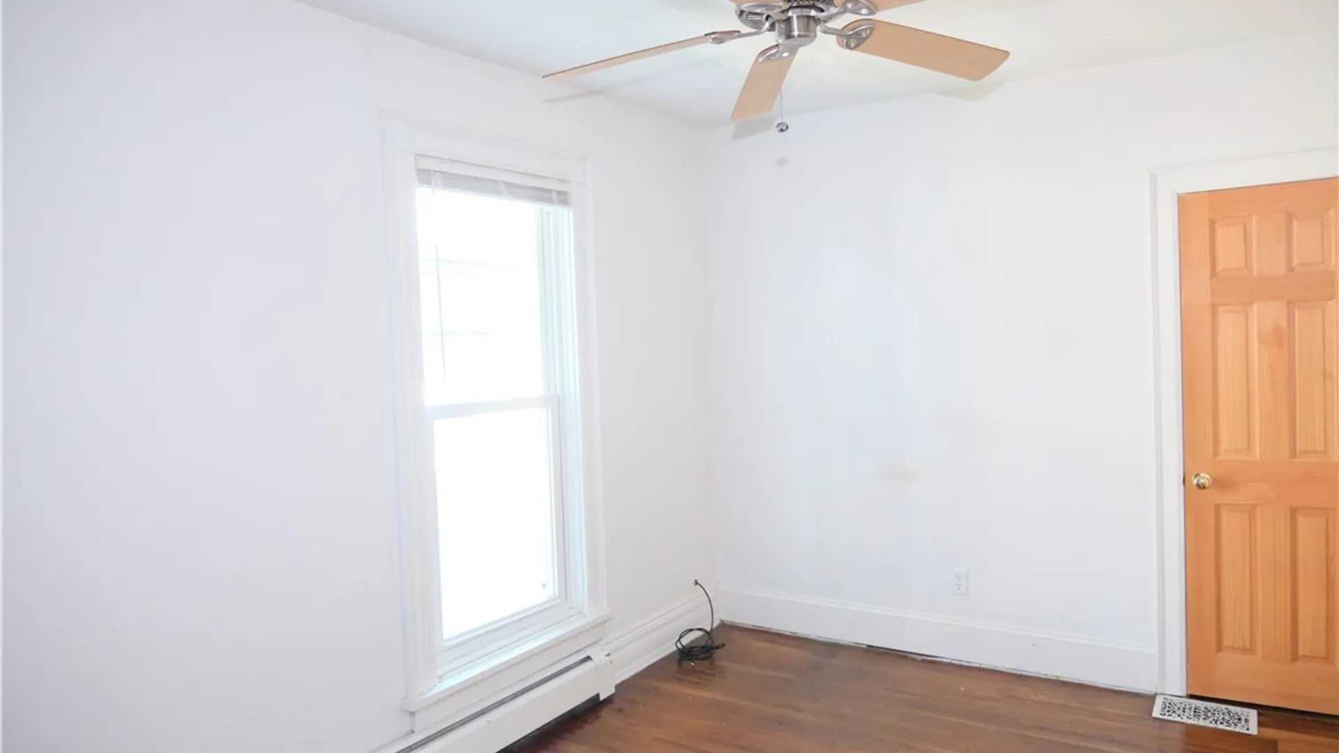 Property at 4 Saint Johns Place, Buffalo, NY 14201 10