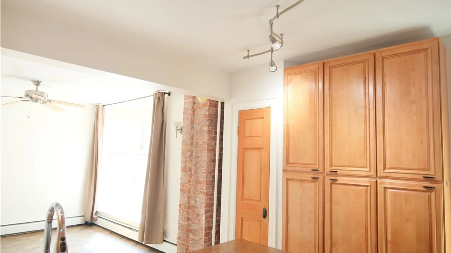 Property at 4 Saint Johns Place, Buffalo, NY 14201 7