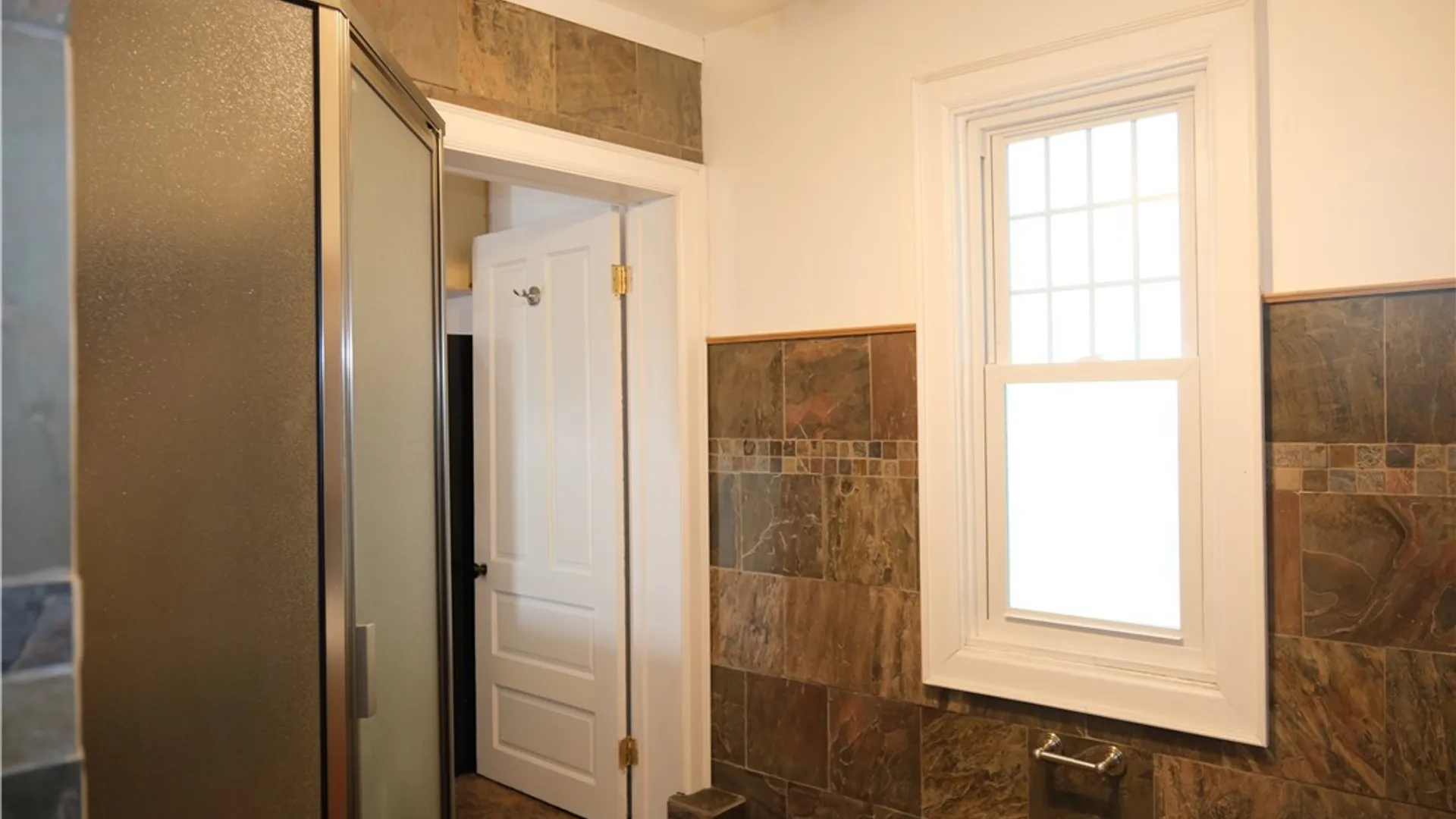 Property at 4 Saint Johns Place, Buffalo, NY 14201 9