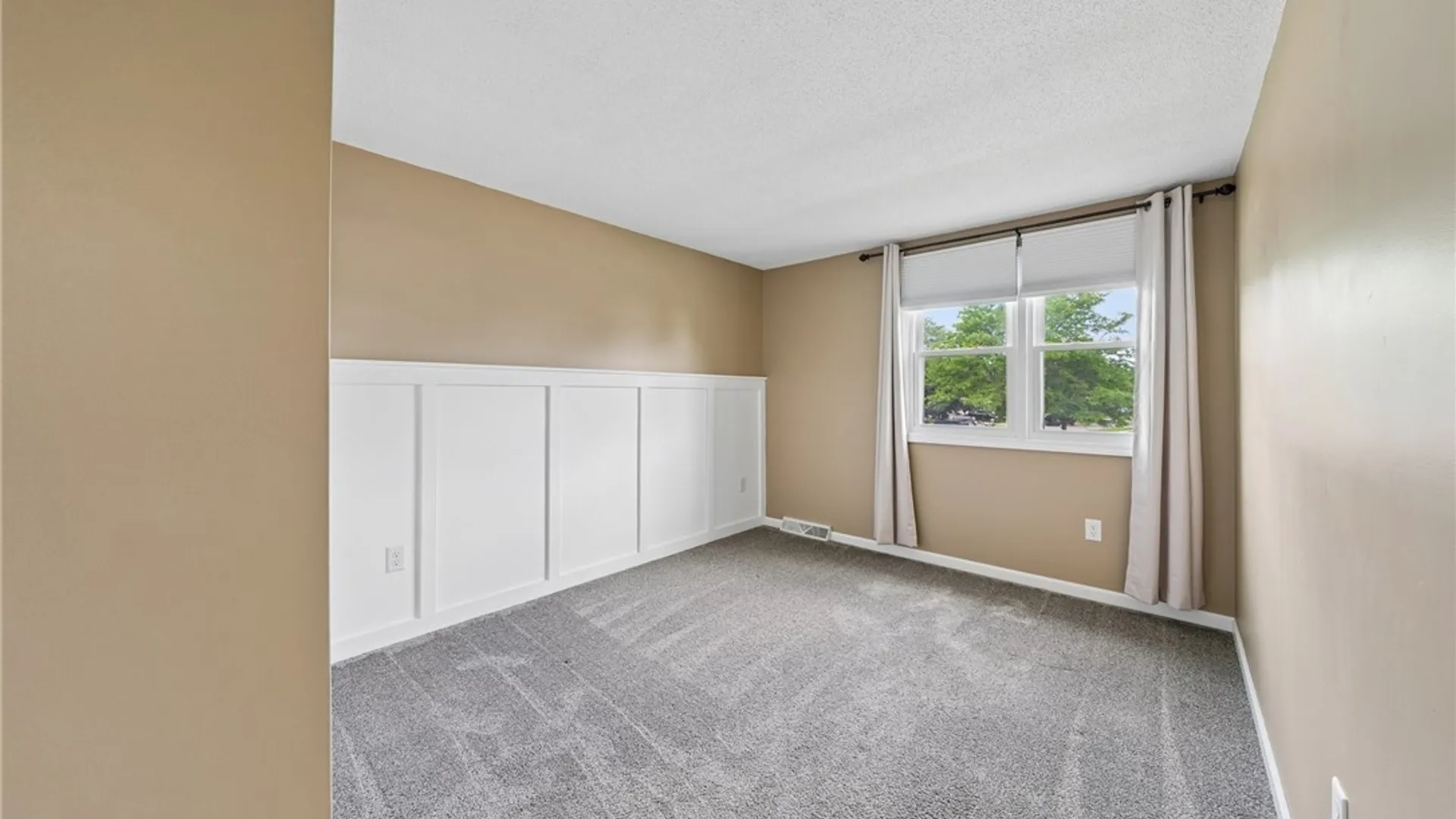 Property at 101 Hillpine Road, Cheektowaga, NY 14227 25