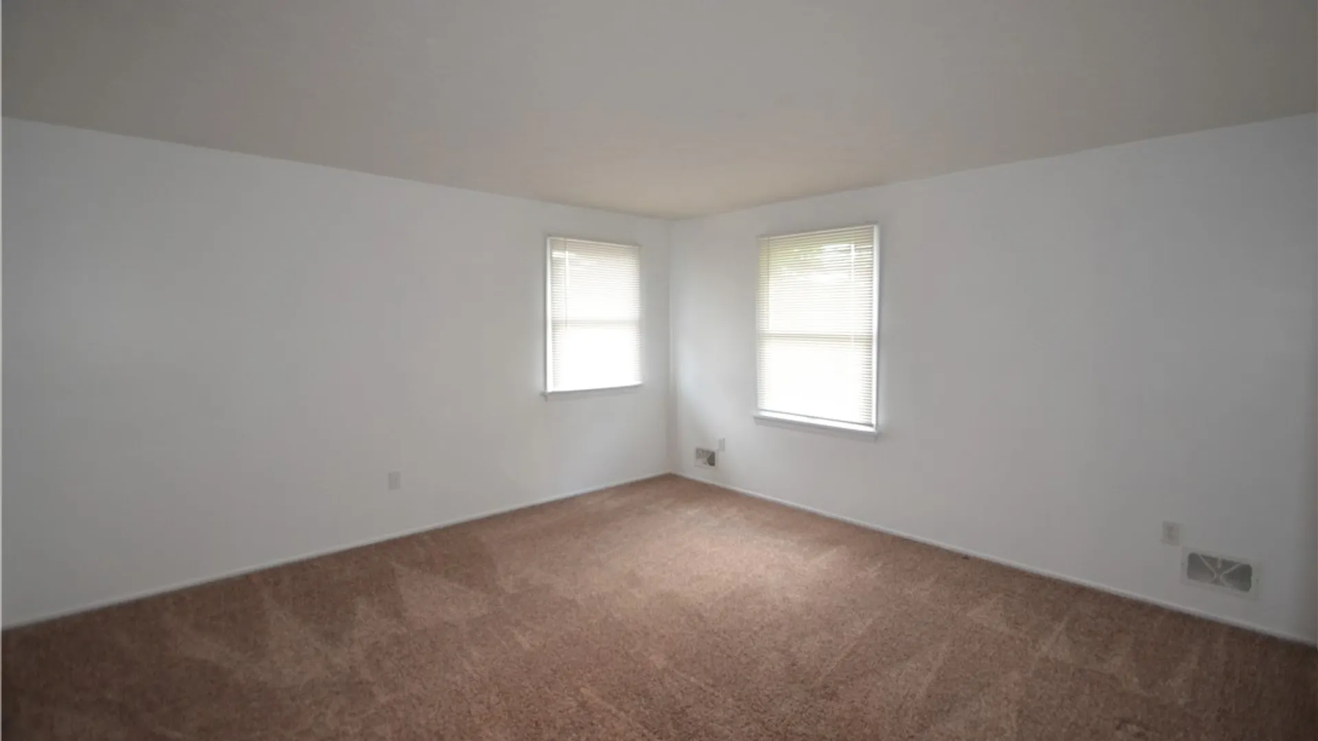 Property at 40 Bru Mar Drive, Gates, NY 14606 14