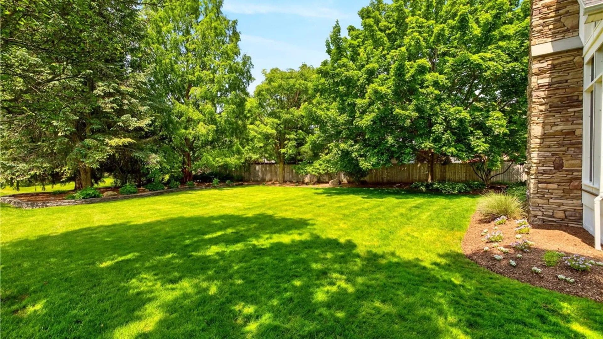 Property at 47 Scarborough Park, Penfield, NY 14625 43