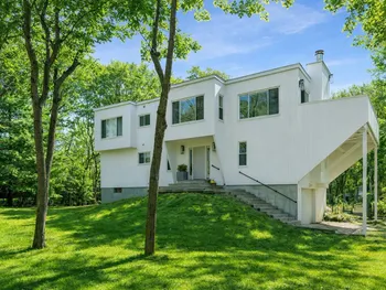 Property at 14 OLD TRAIL RD, Water Mill, NY 11976