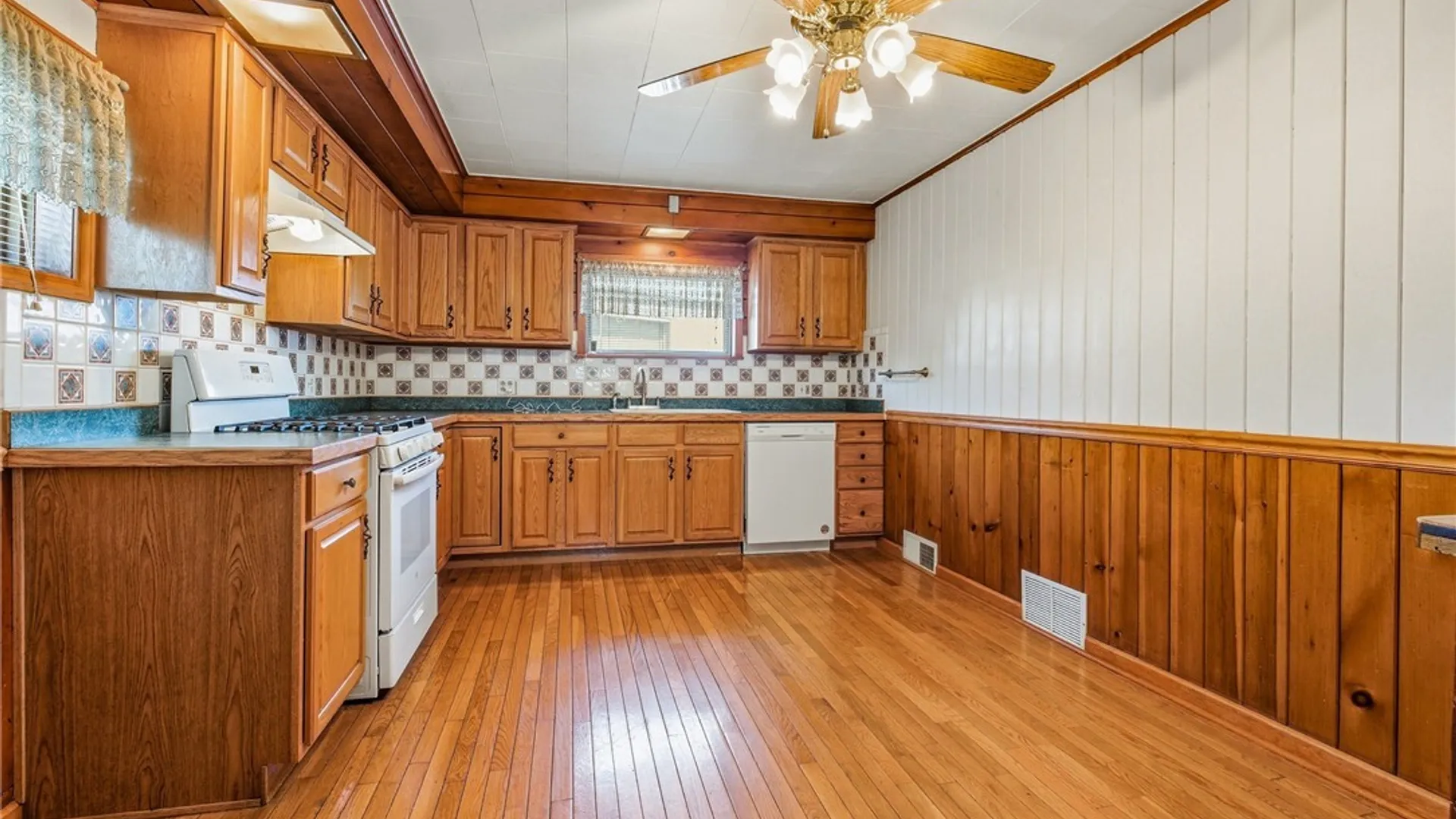 Property at 200 E North Street, Rome, NY 13440 4