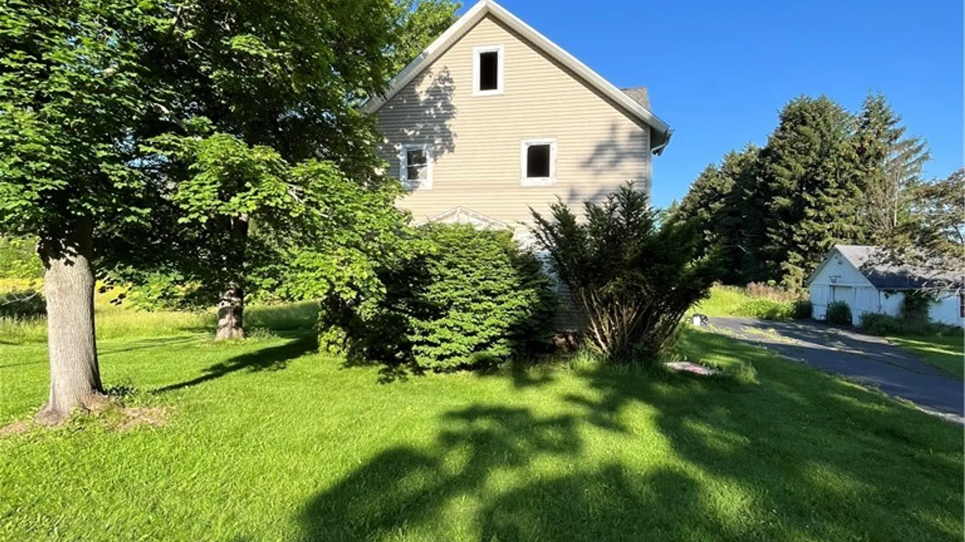 Property at 6705 E Townline Road, Williamson, NY 14589 2