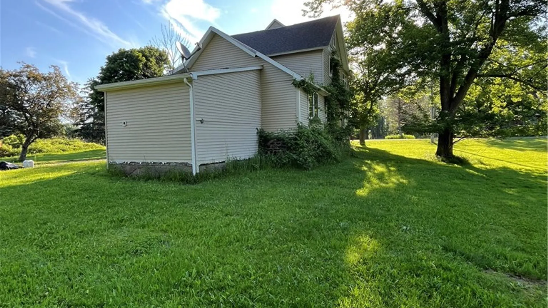 Property at 6705 E Townline Road, Williamson, NY 14589 7