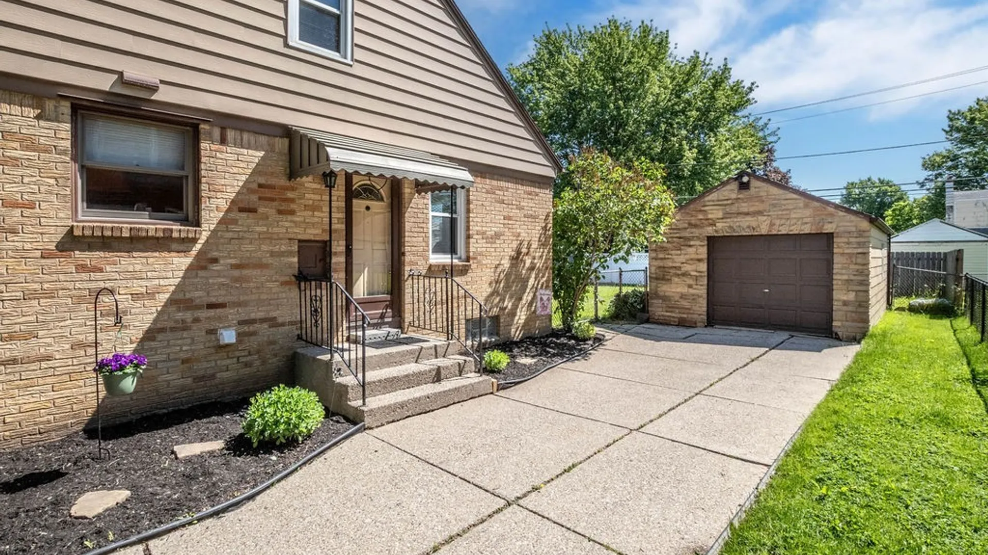 Property at 801 S Huth Road, Cheektowaga, NY 14225 2