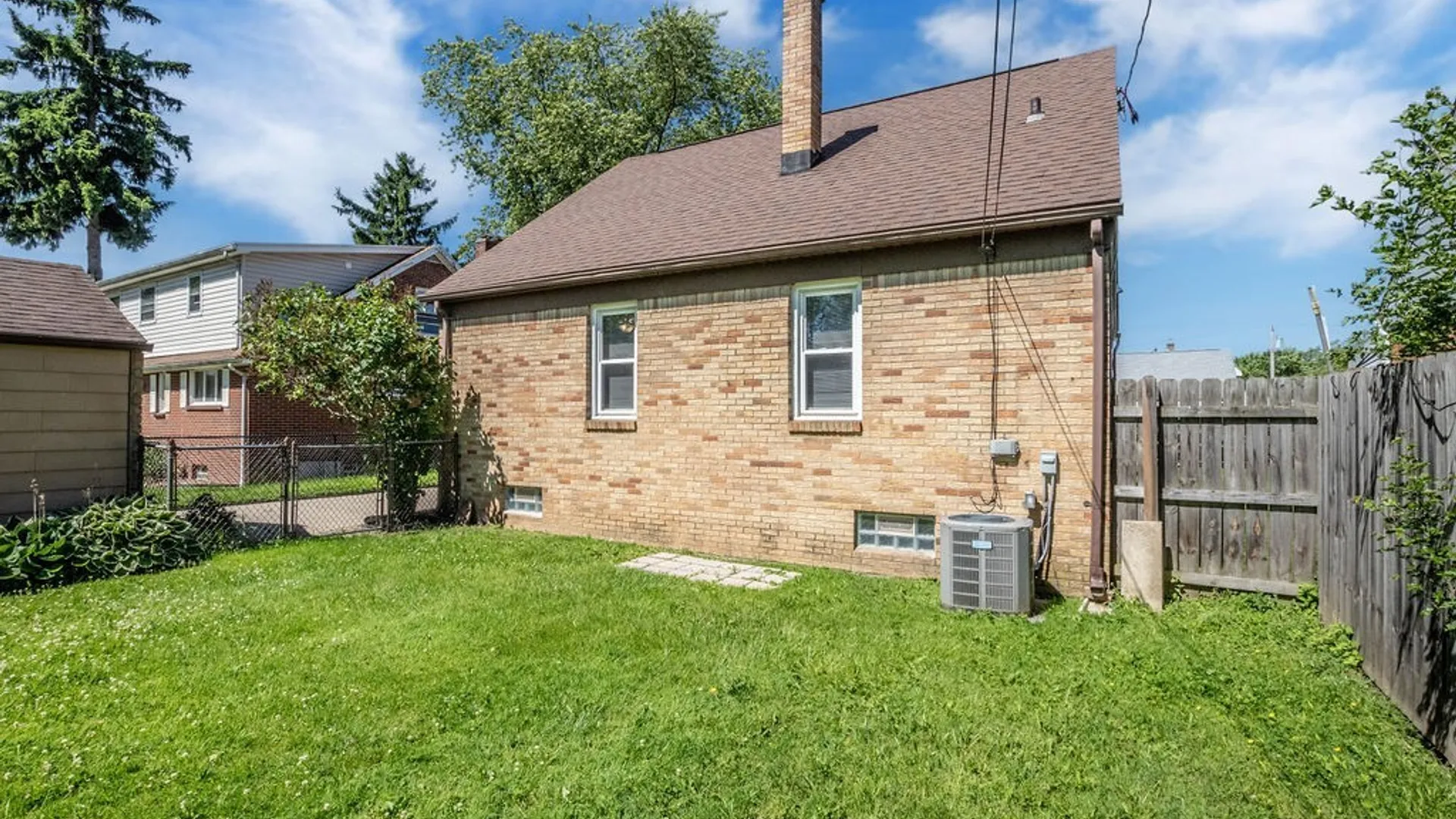 Property at 801 S Huth Road, Cheektowaga, NY 14225 4