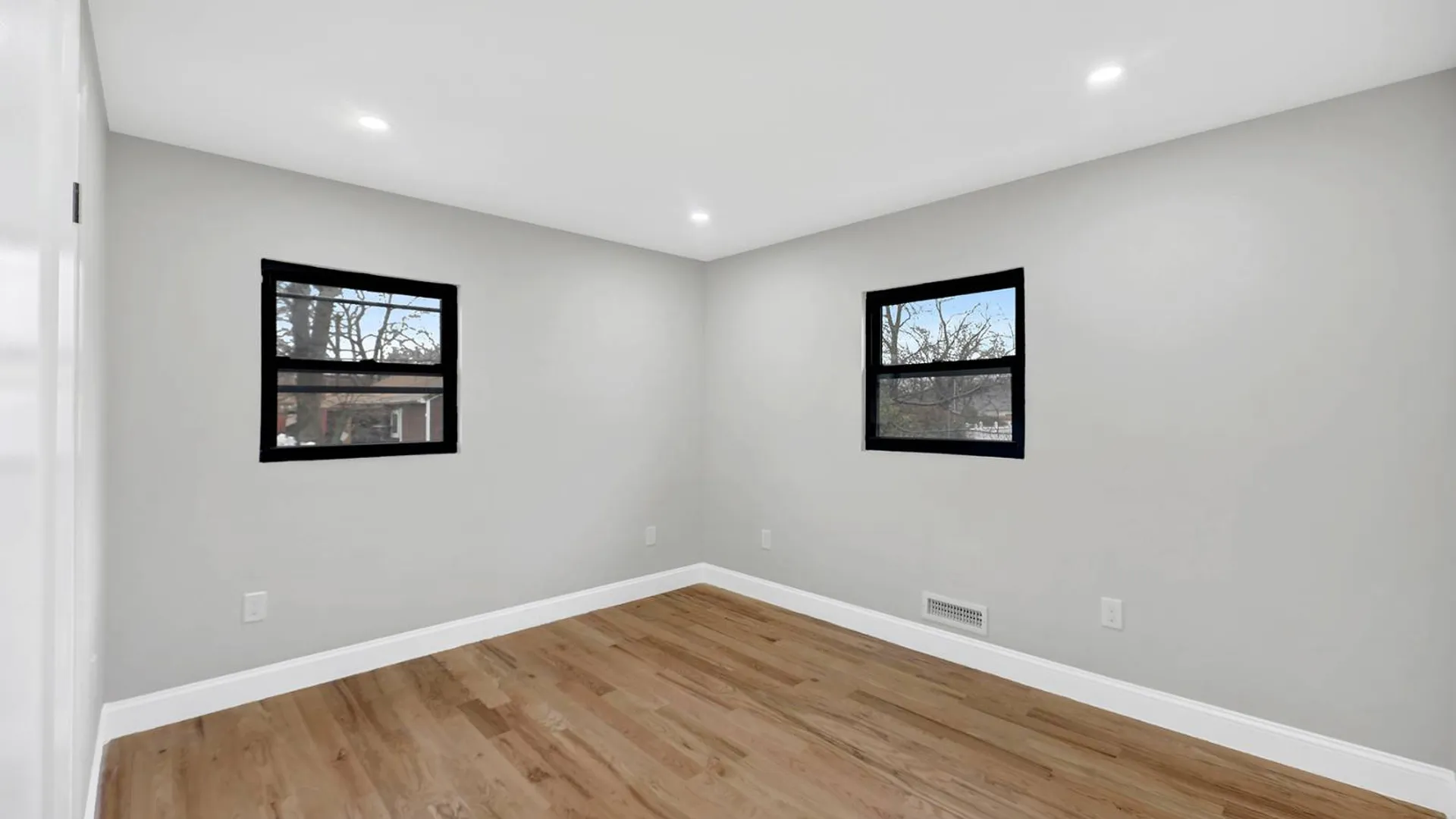 Property at 1559 remsen ave, brooklyn, NY 11236 10