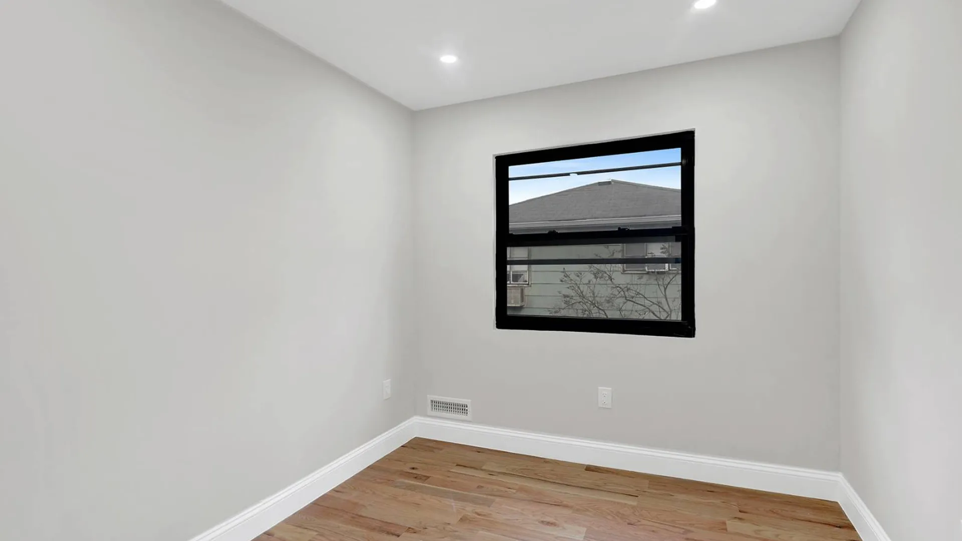 Property at 1559 remsen ave, brooklyn, NY 11236 4