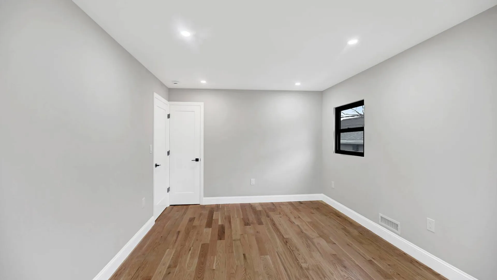 Property at 1559 remsen ave, brooklyn, NY 11236 9