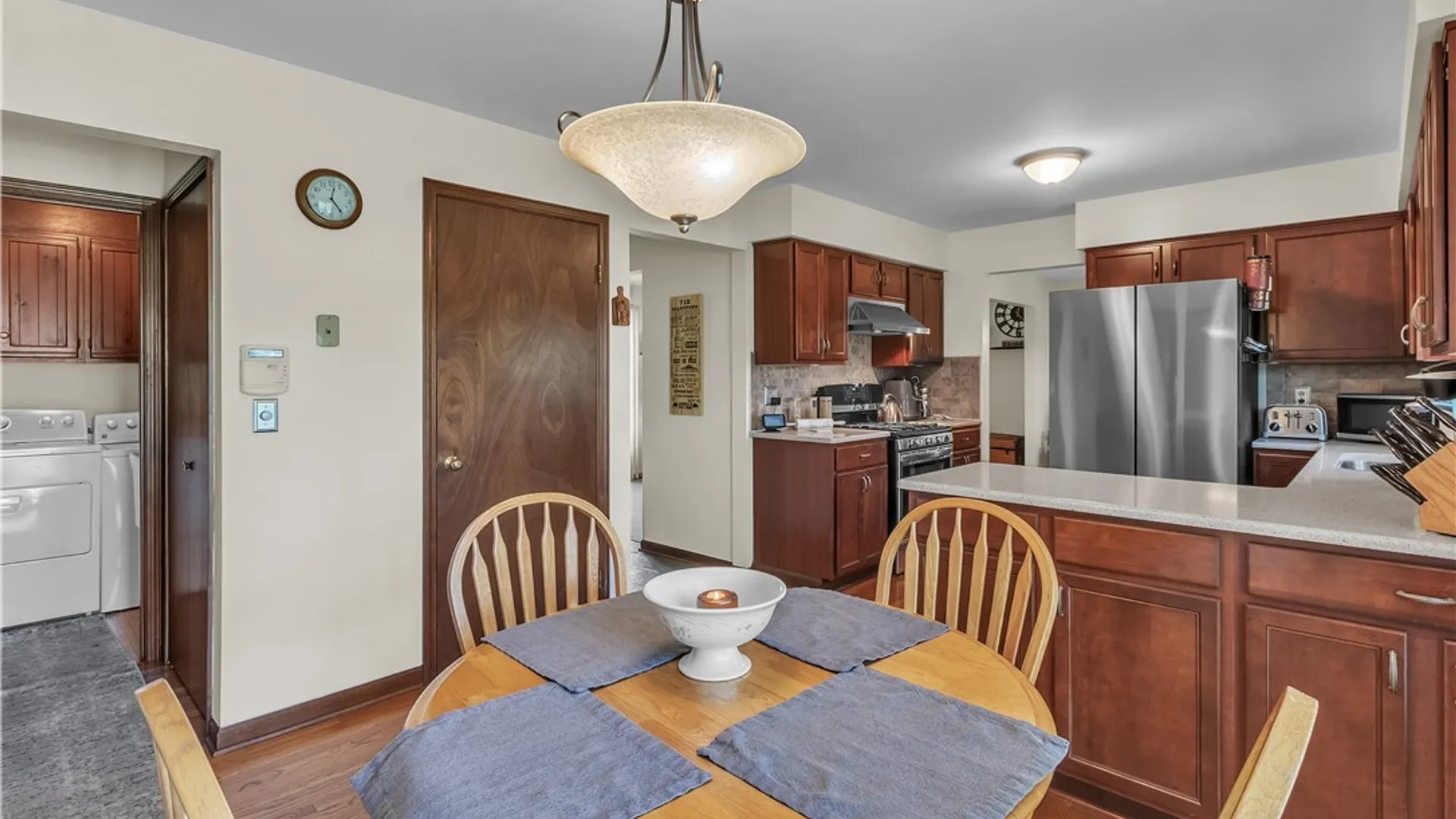 Property at 402 Glen Oak Dr, Amherst, NY 14051 16