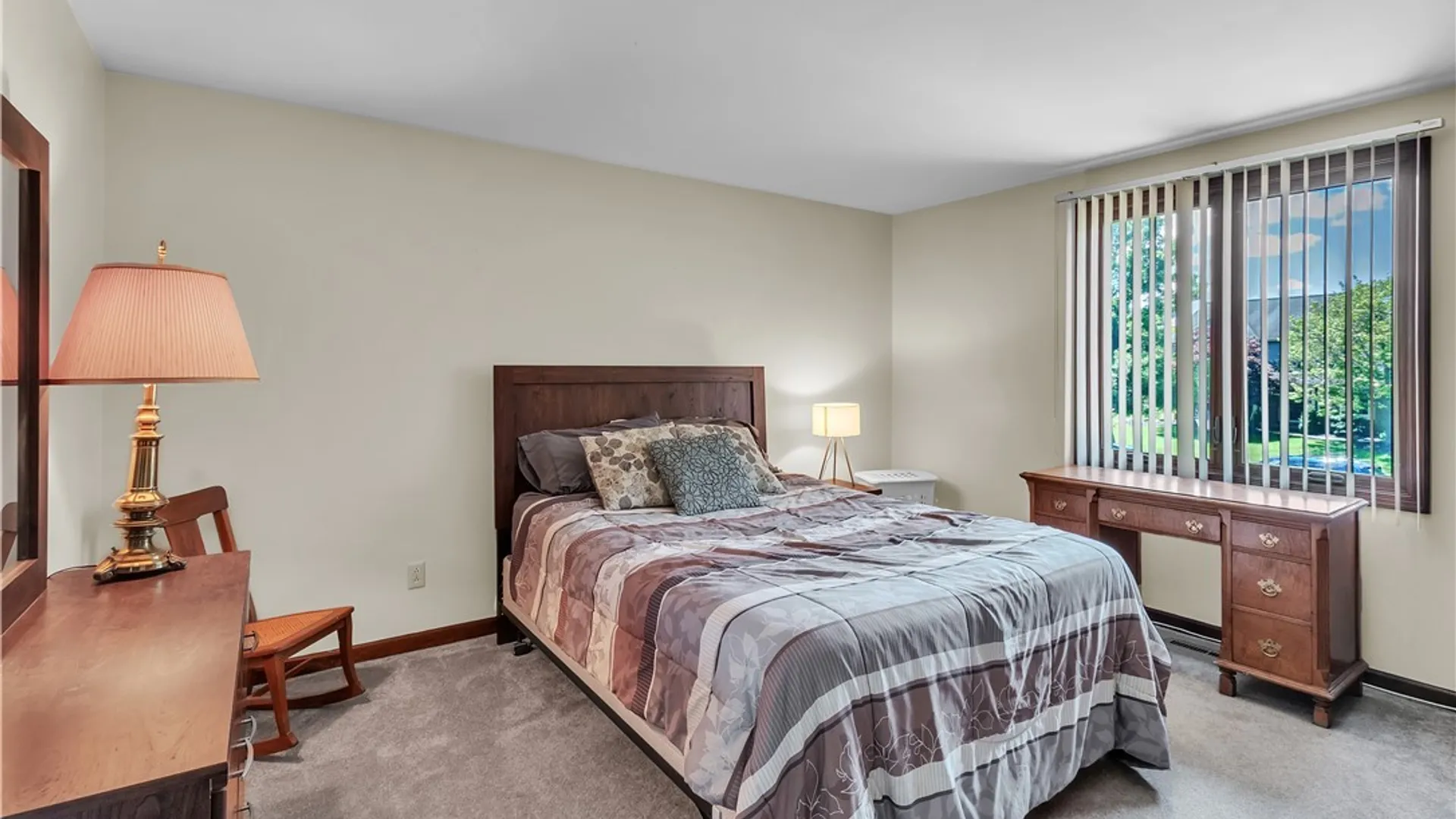 Property at 402 Glen Oak Dr, Amherst, NY 14051 28