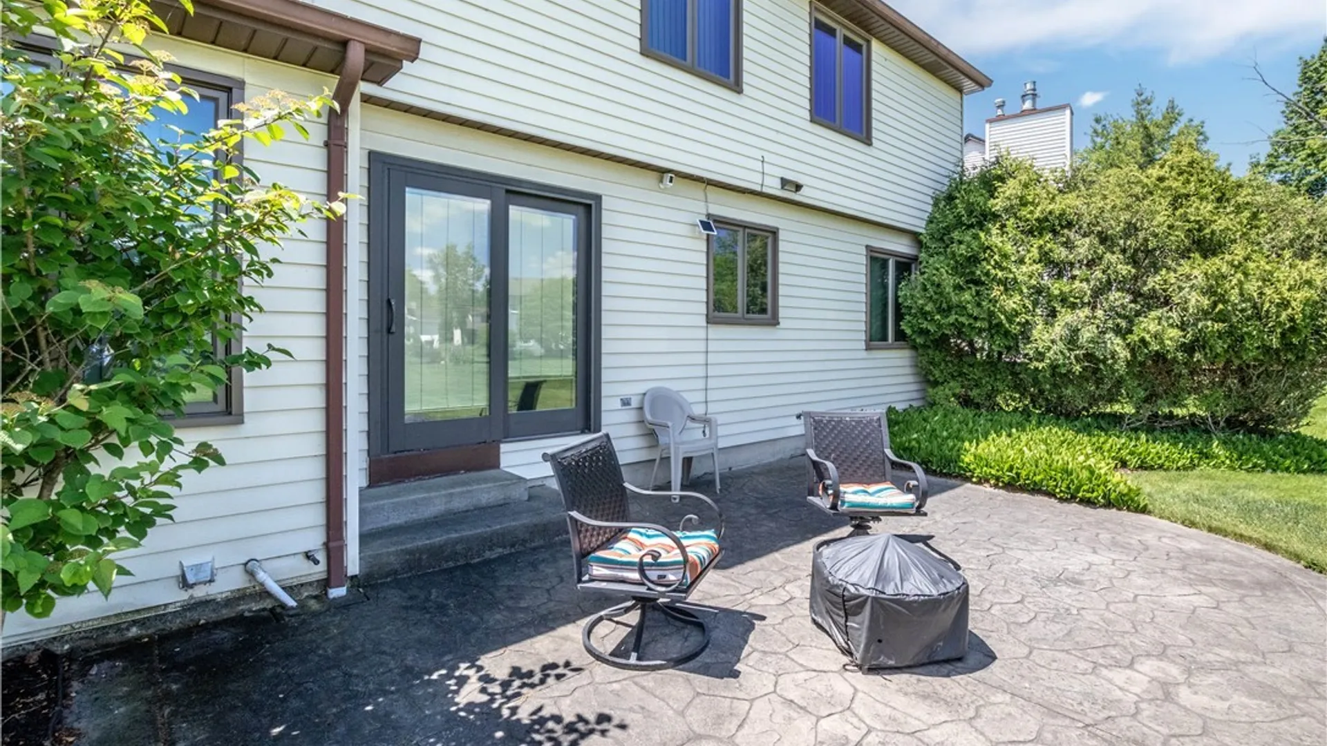 Property at 402 Glen Oak Dr, Amherst, NY 14051 35