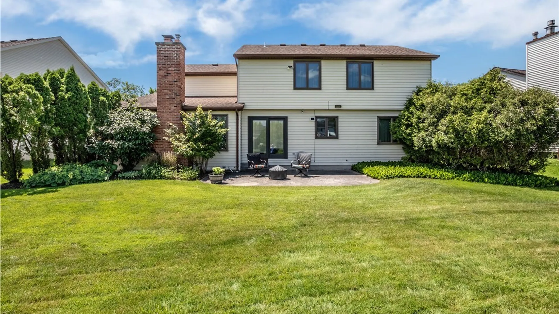 Property at 402 Glen Oak Dr, Amherst, NY 14051 37