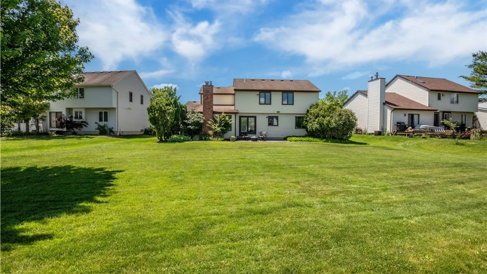 Property at 402 Glen Oak Dr, Amherst, NY 14051 39