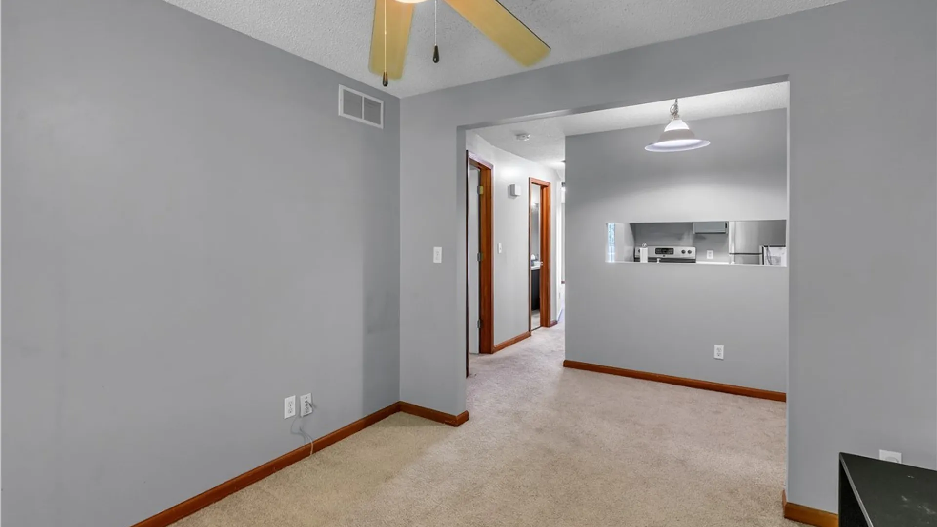 Property at 12 Sunmist Sq, Amherst, NY 14228 26