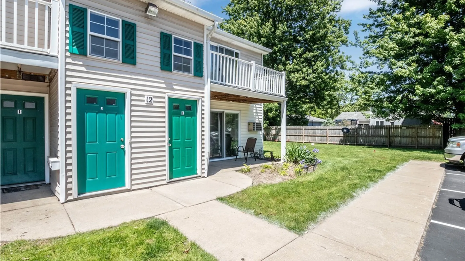 Property at 12 Sunmist Sq, Amherst, NY 14228 31