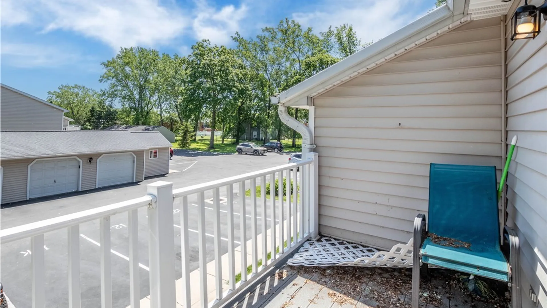 Property at 12 Sunmist Sq, Amherst, NY 14228 37