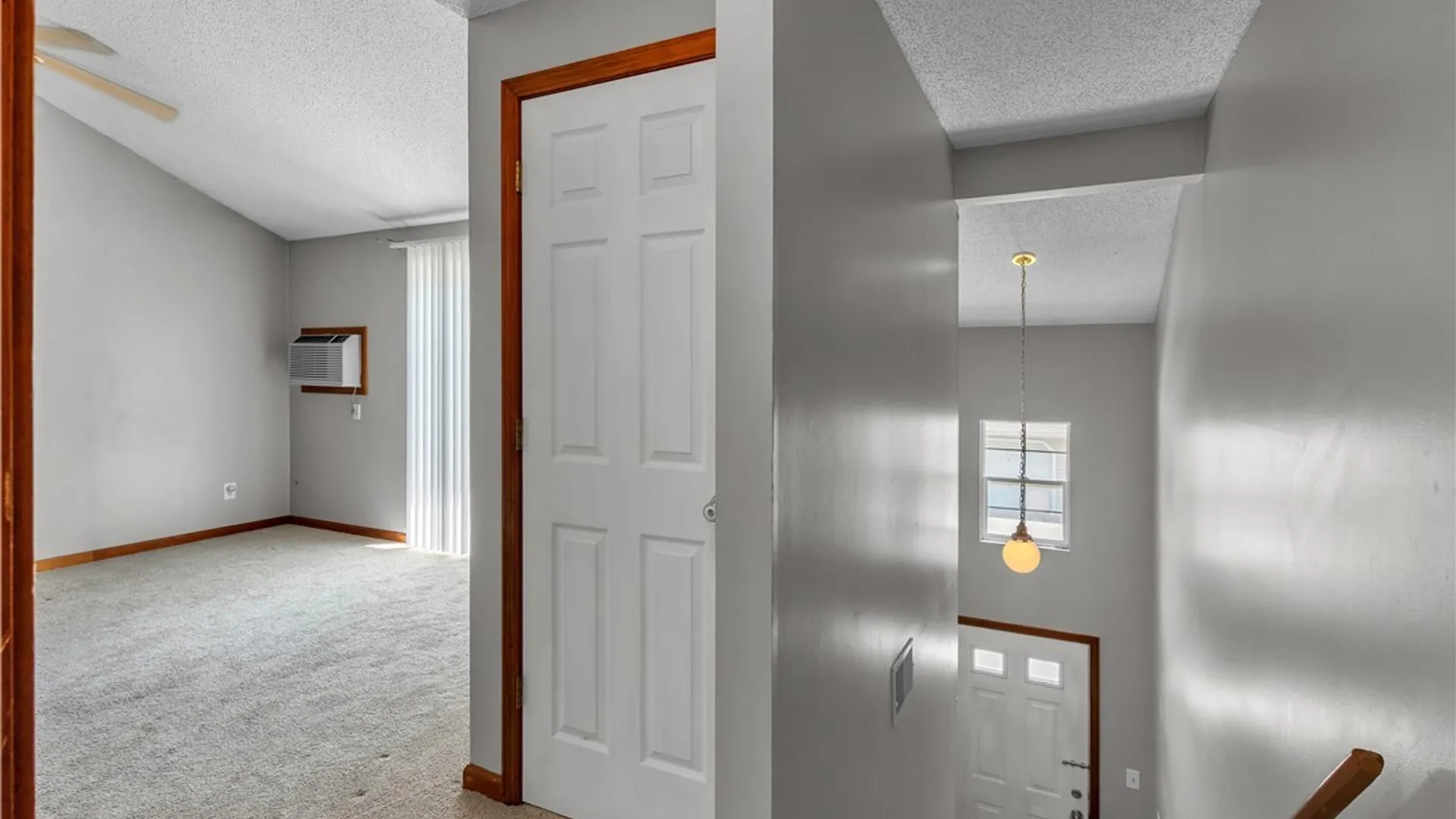 Property at 12 Sunmist Sq, Amherst, NY 14228 4
