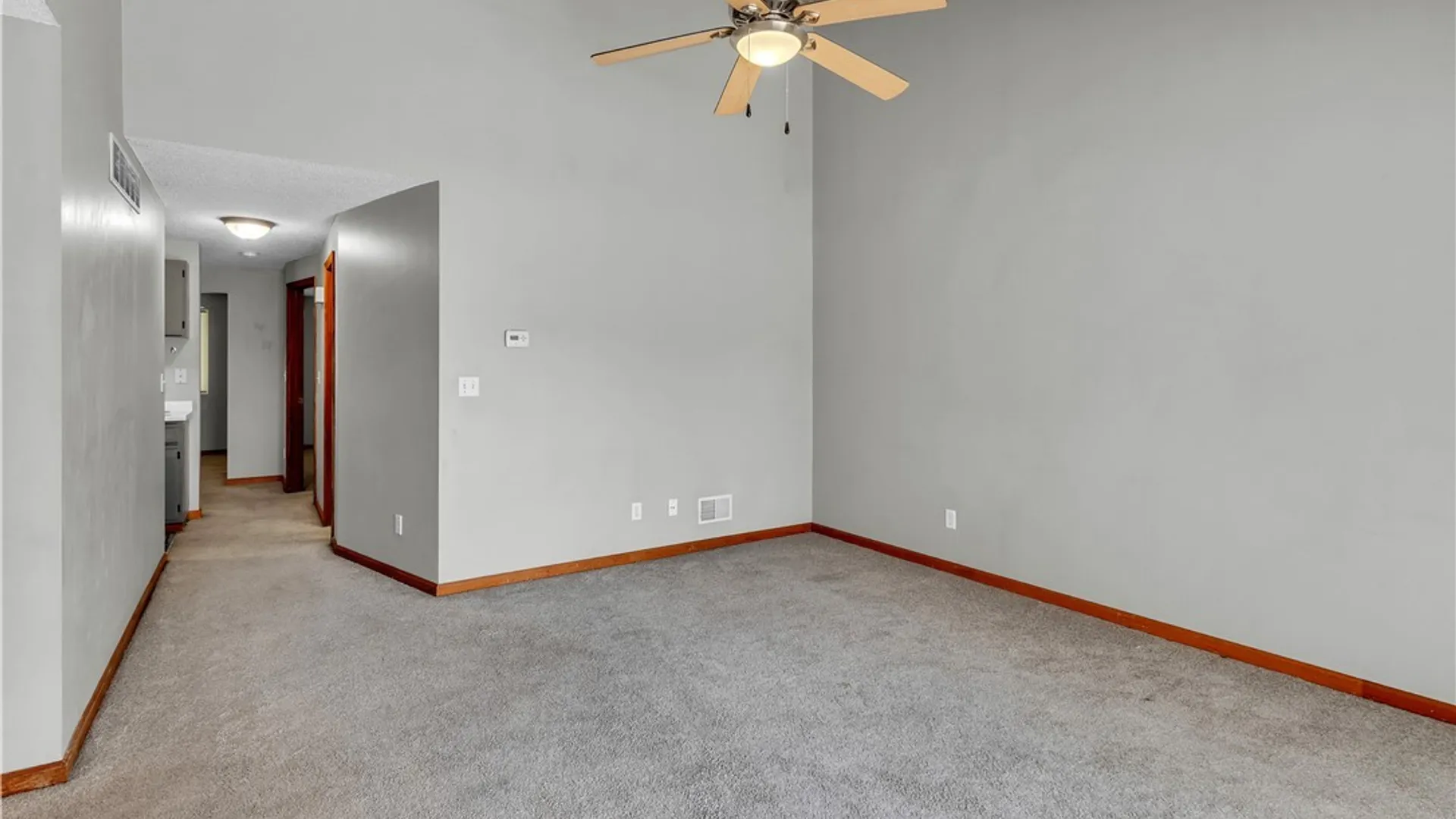 Property at 12 Sunmist Sq, Amherst, NY 14228 8