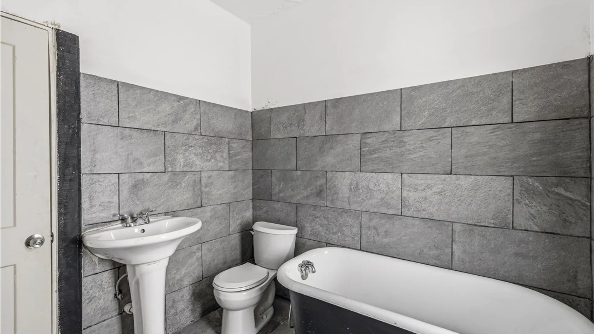 Property at 2311 Niagara Street, Buffalo, NY 14207 12
