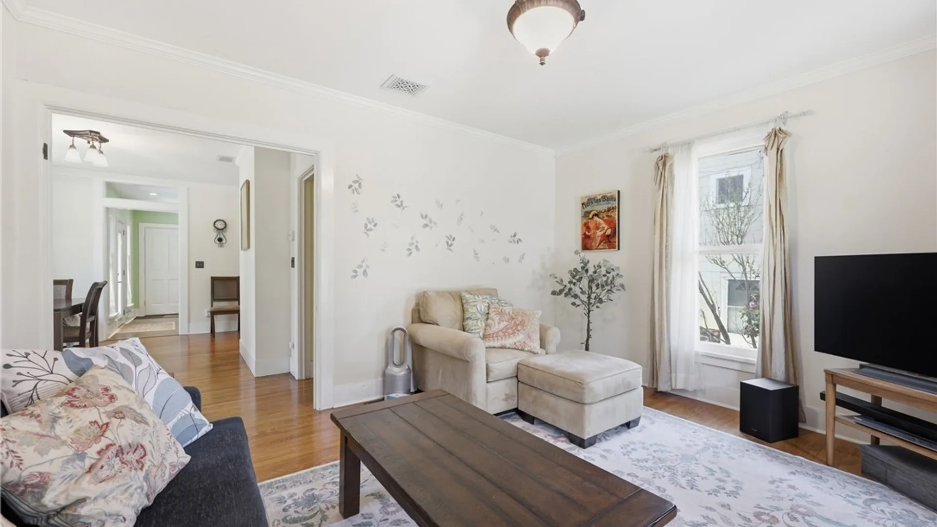Property at 691 Oakwood Avenue, Aurora, NY 14052 12