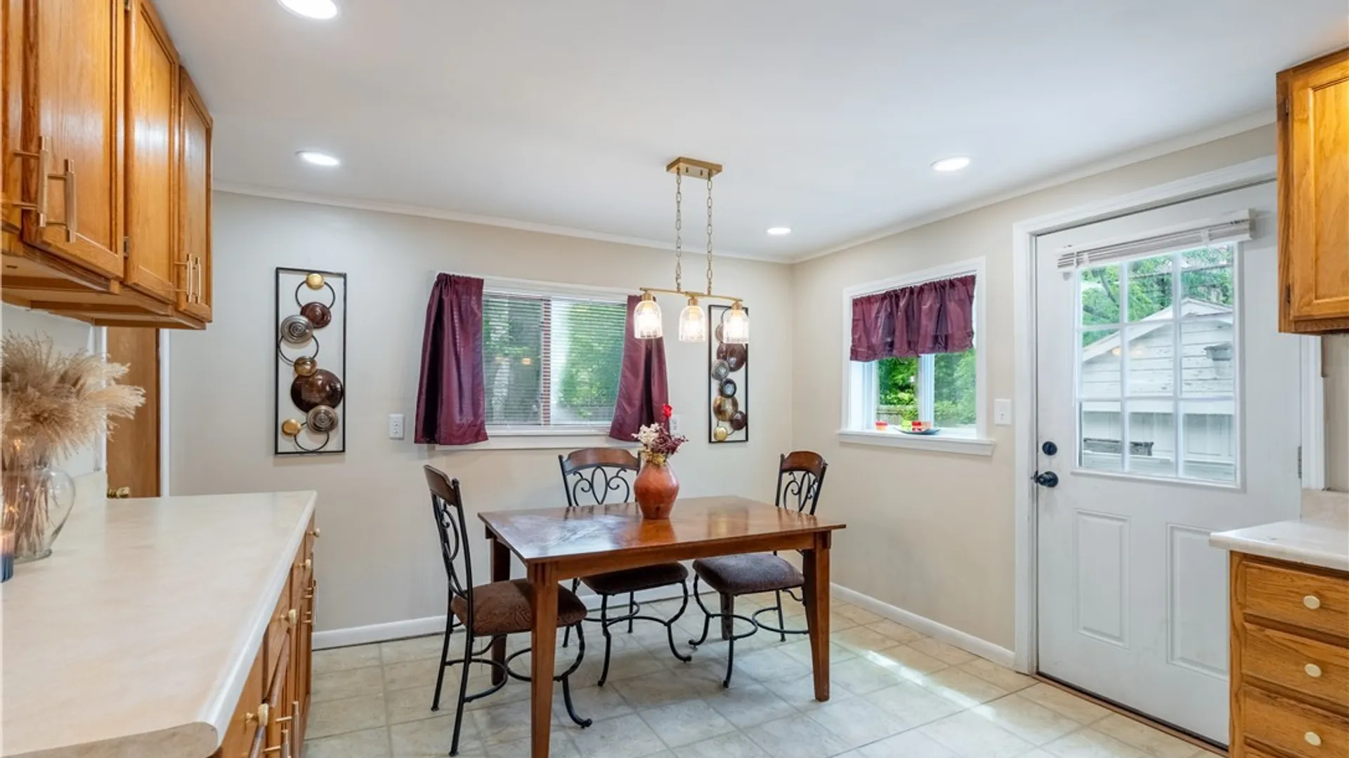 Property at 179 Villa Avenue, Buffalo, NY 14216 11