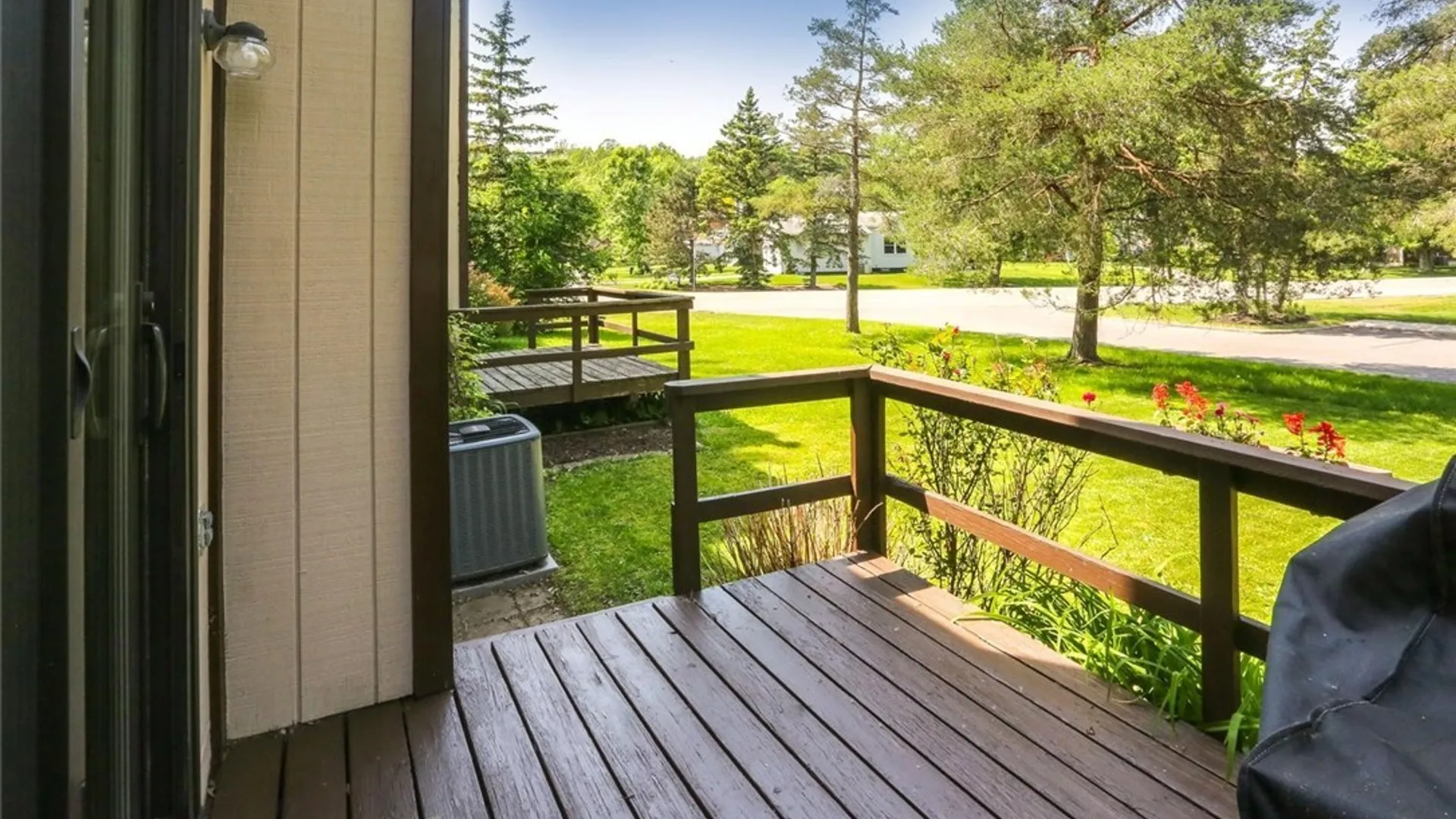 Property at 37 Robin Road, Amherst, NY 14228 17