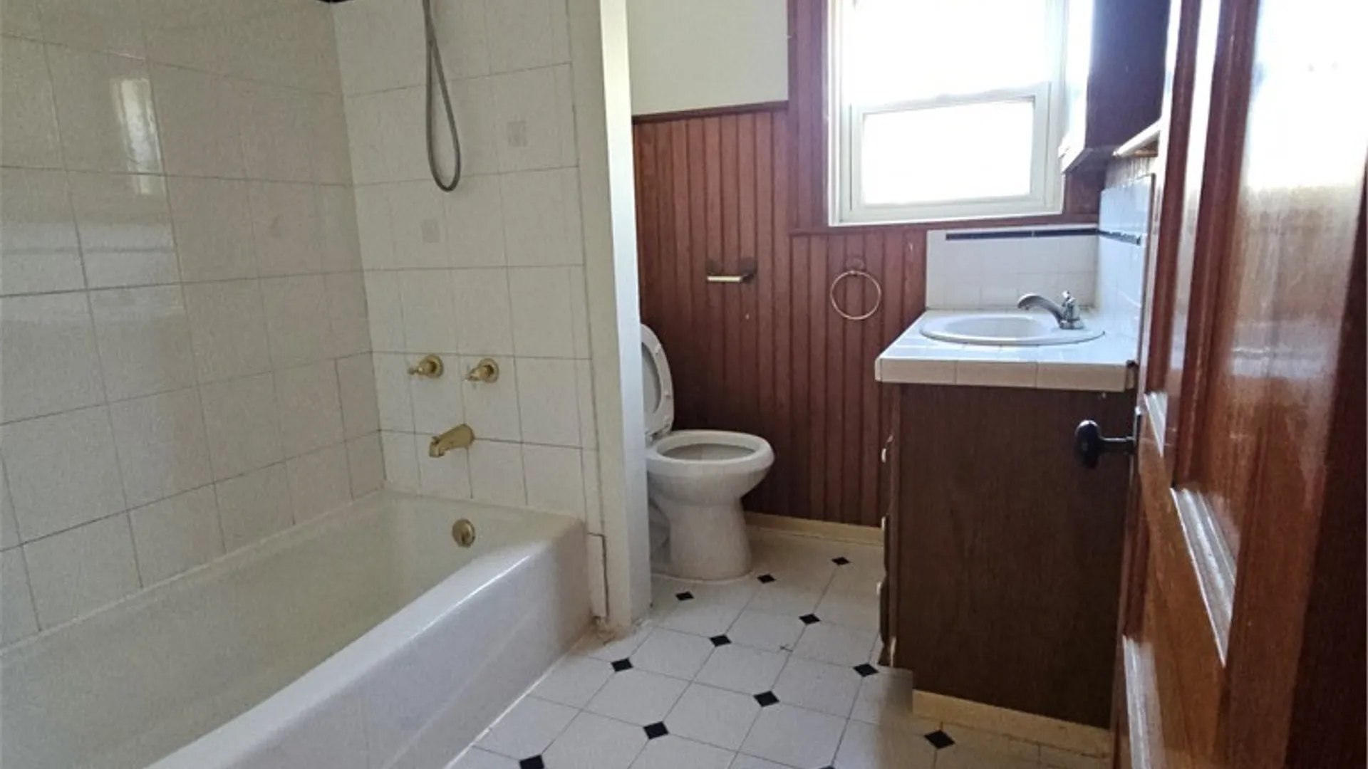 Property at 667 Nash Road, North Tonawanda, NY 14120 15