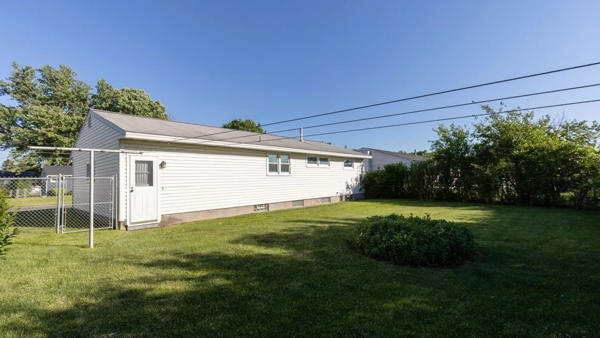 Property at 116 Saslon Park Drive, Salina, NY 13088 23