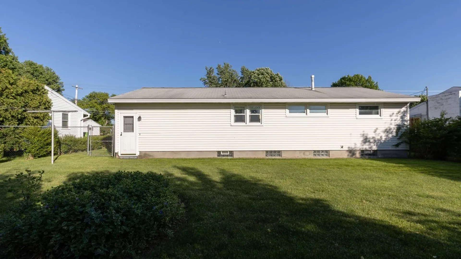 Property at 116 Saslon Park Drive, Salina, NY 13088 24
