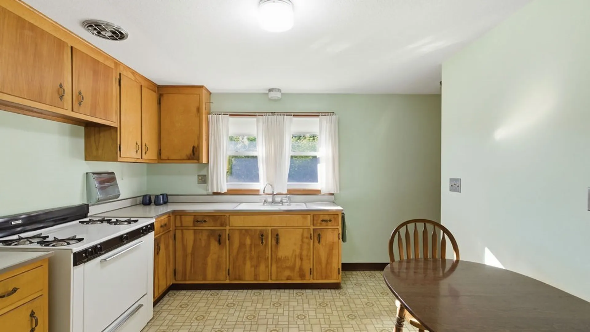 Property at 116 Saslon Park Drive, Salina, NY 13088 7