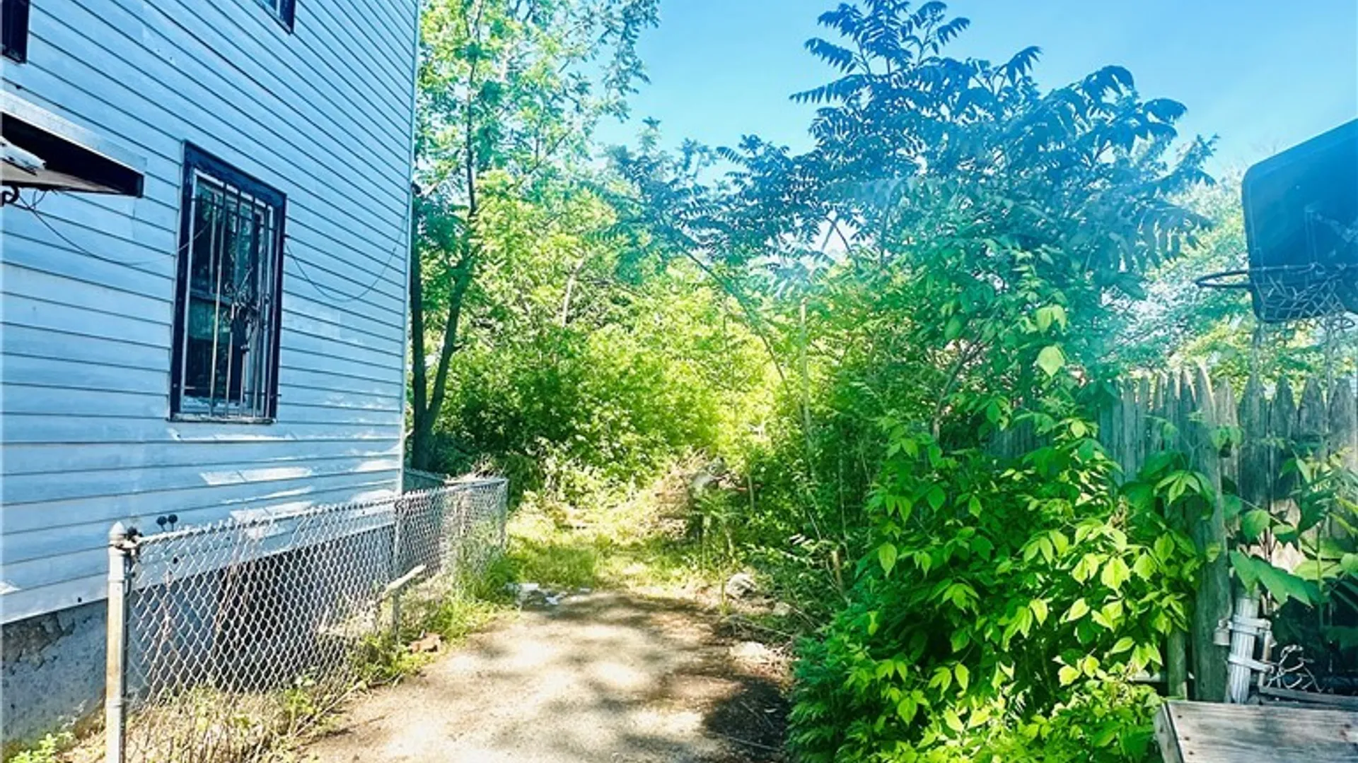 Property at 1507 17th Street, Niagara Falls, NY 14305 9