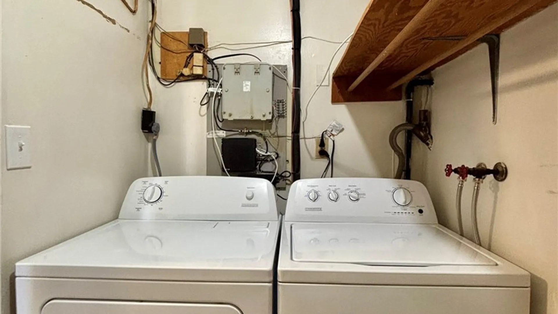 Property at 4 Concord Court, Tonawanda, NY 14150 11