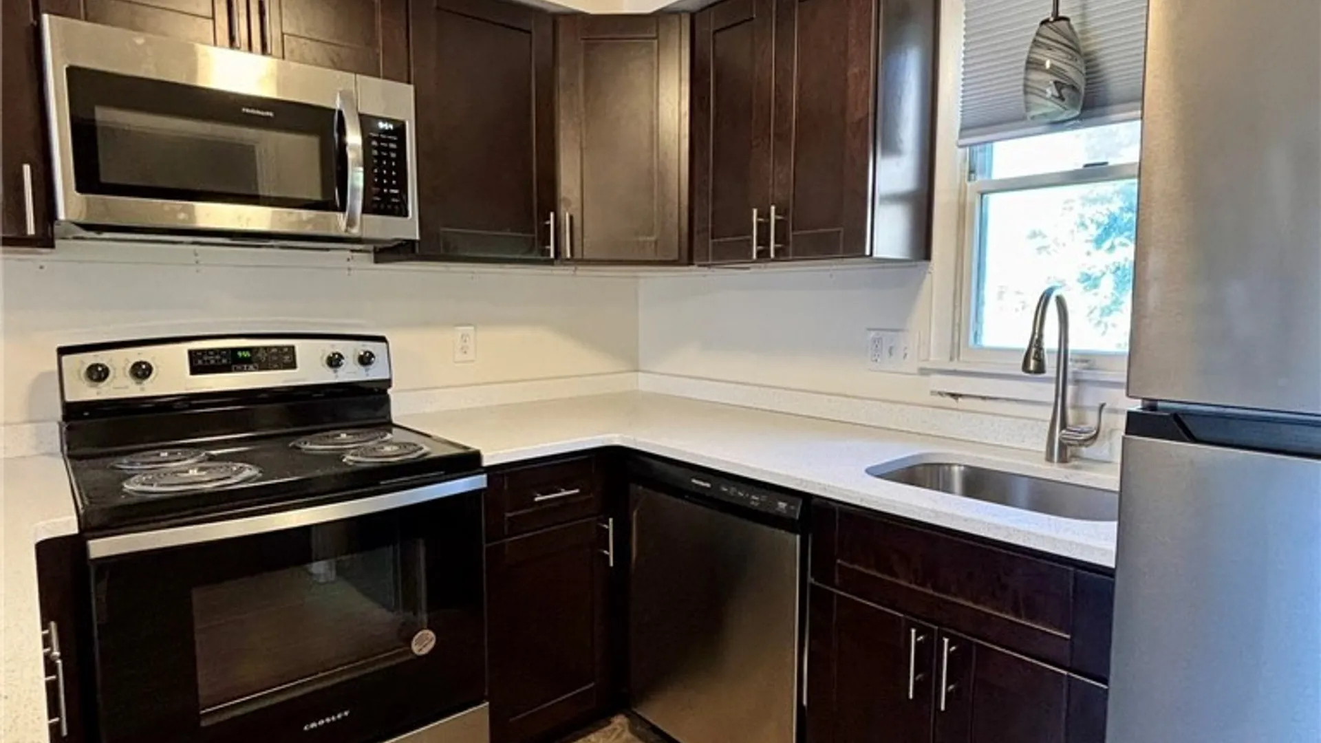 Property at 4 Concord Court, Tonawanda, NY 14150 2