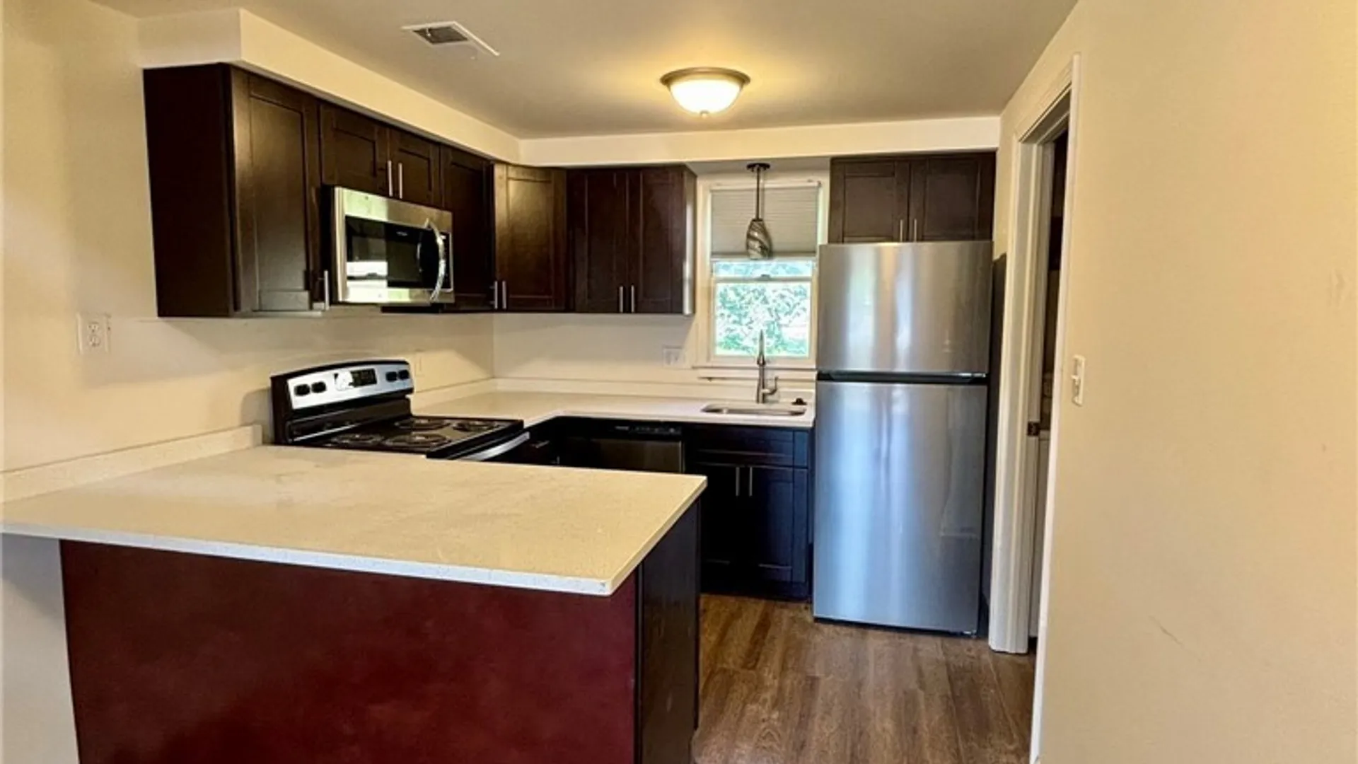 Property at 4 Concord Court, Tonawanda, NY 14150 4