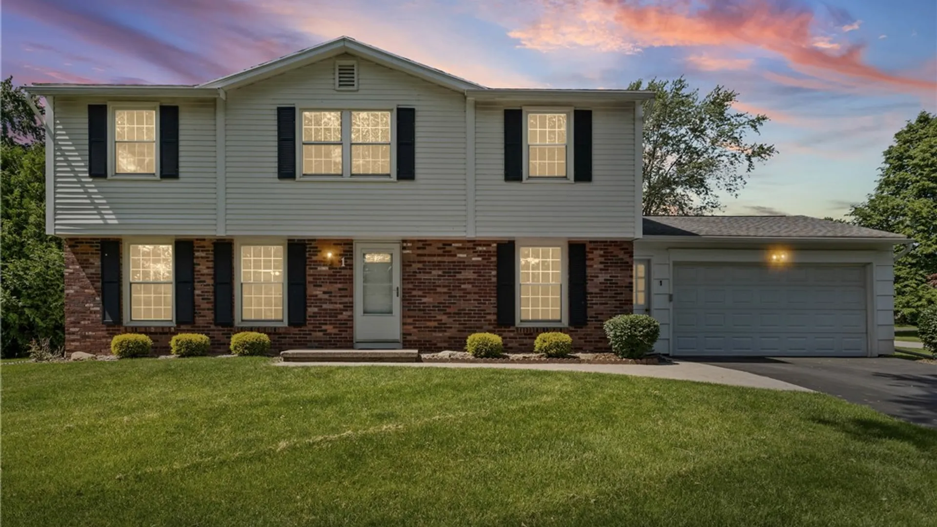Property at 1 Michael Lane, Perinton, NY 14450 2