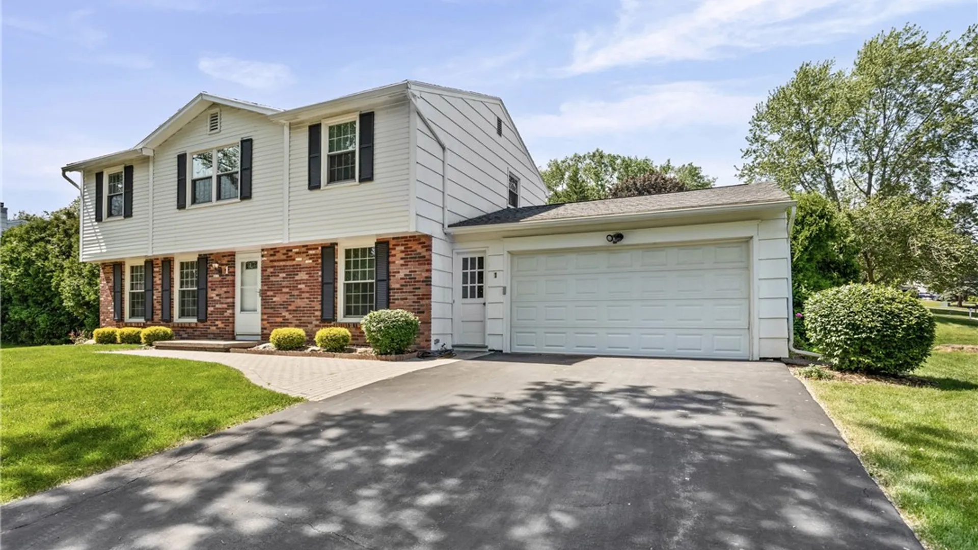 Property at 1 Michael Lane, Perinton, NY 14450 5