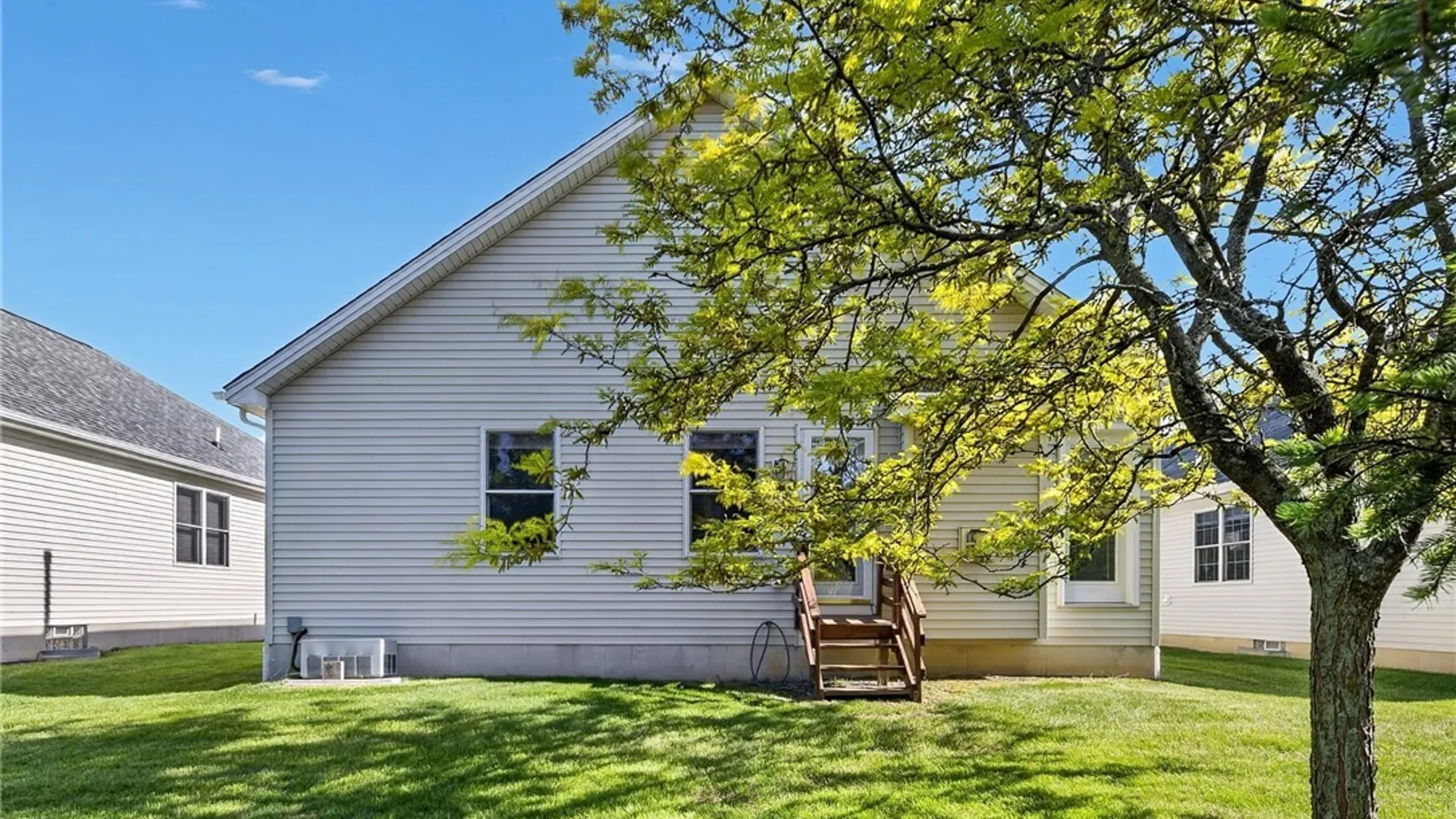 Property at 56 Mayfield Drive, West Seneca, NY 14224 25
