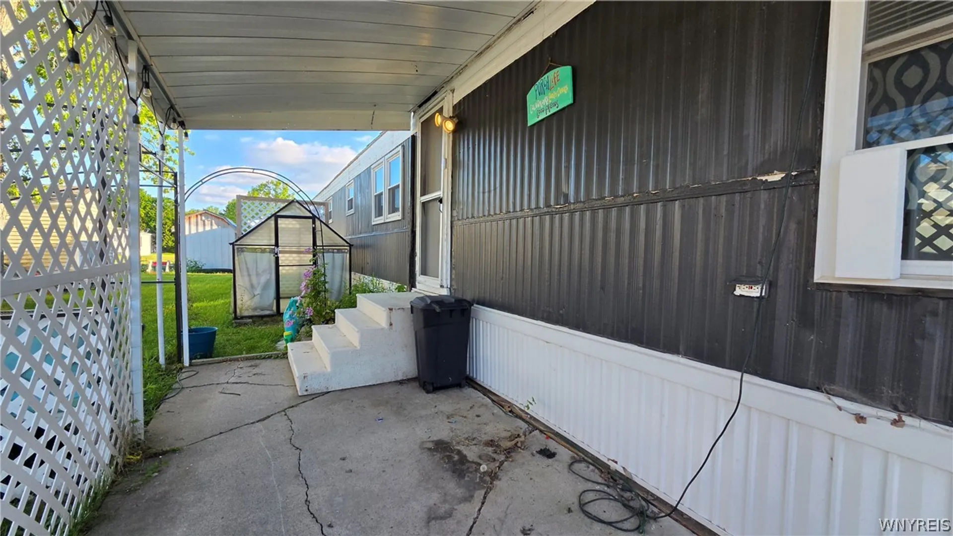 Property at 185 Laurelwood Ave, Lockport Town, NY 14094 12