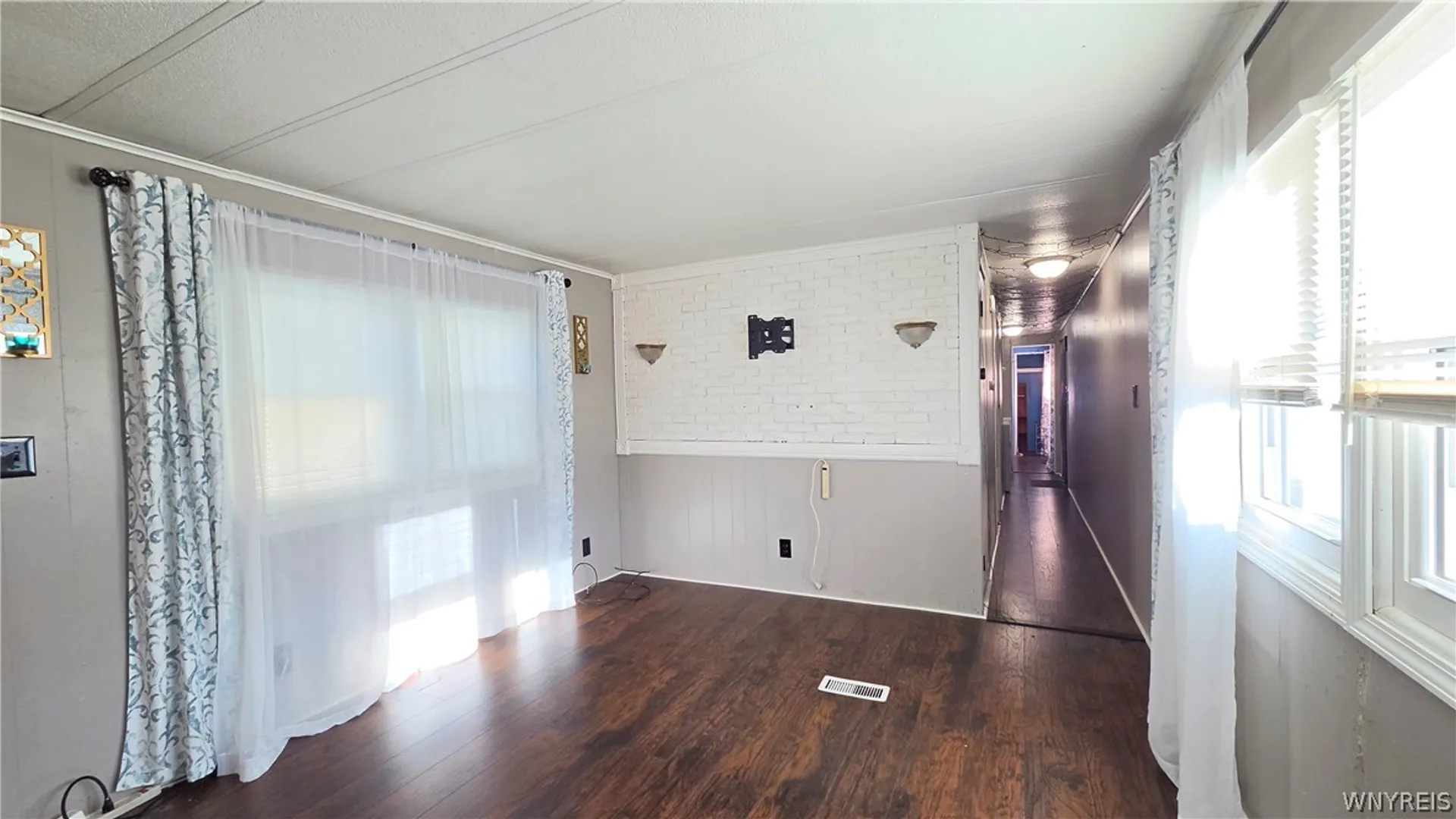 Property at 185 Laurelwood Ave, Lockport Town, NY 14094 7
