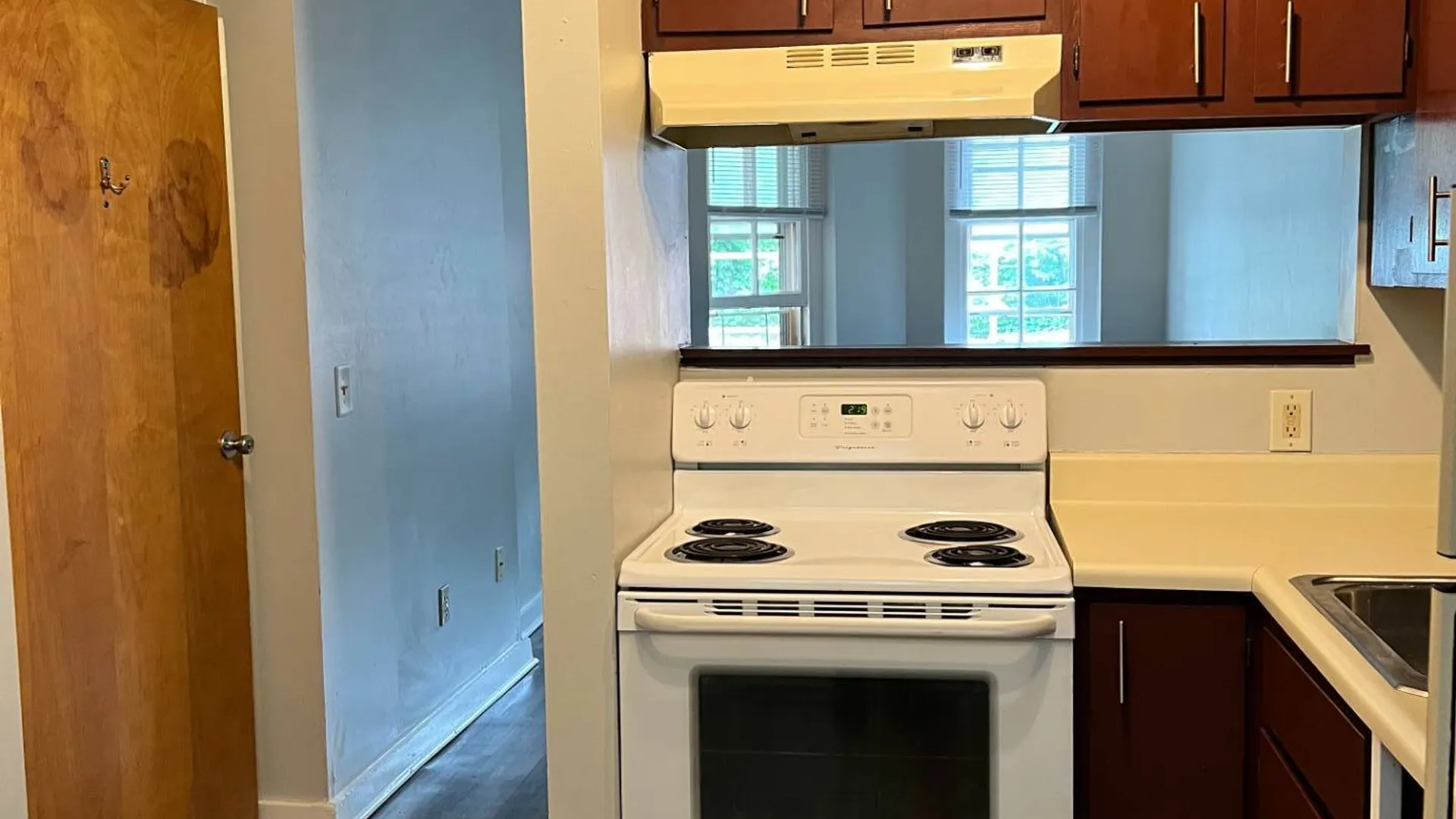 Property at 13 N College St, Schenectady, NY 12305 4