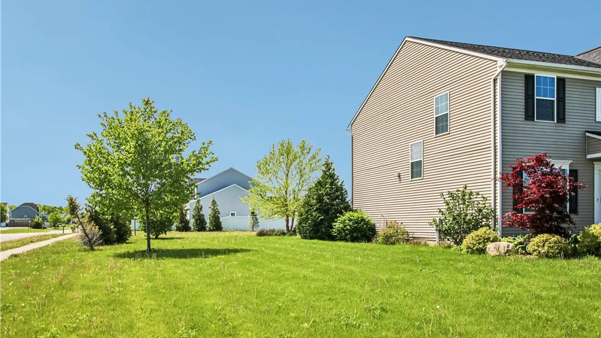 Property at 6007 Amber Drive, Farmington, NY 14425 8