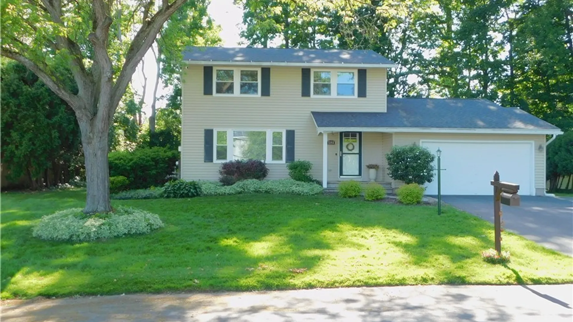 Property at 7346 Barnyard Circle, Clay, NY 13088 9