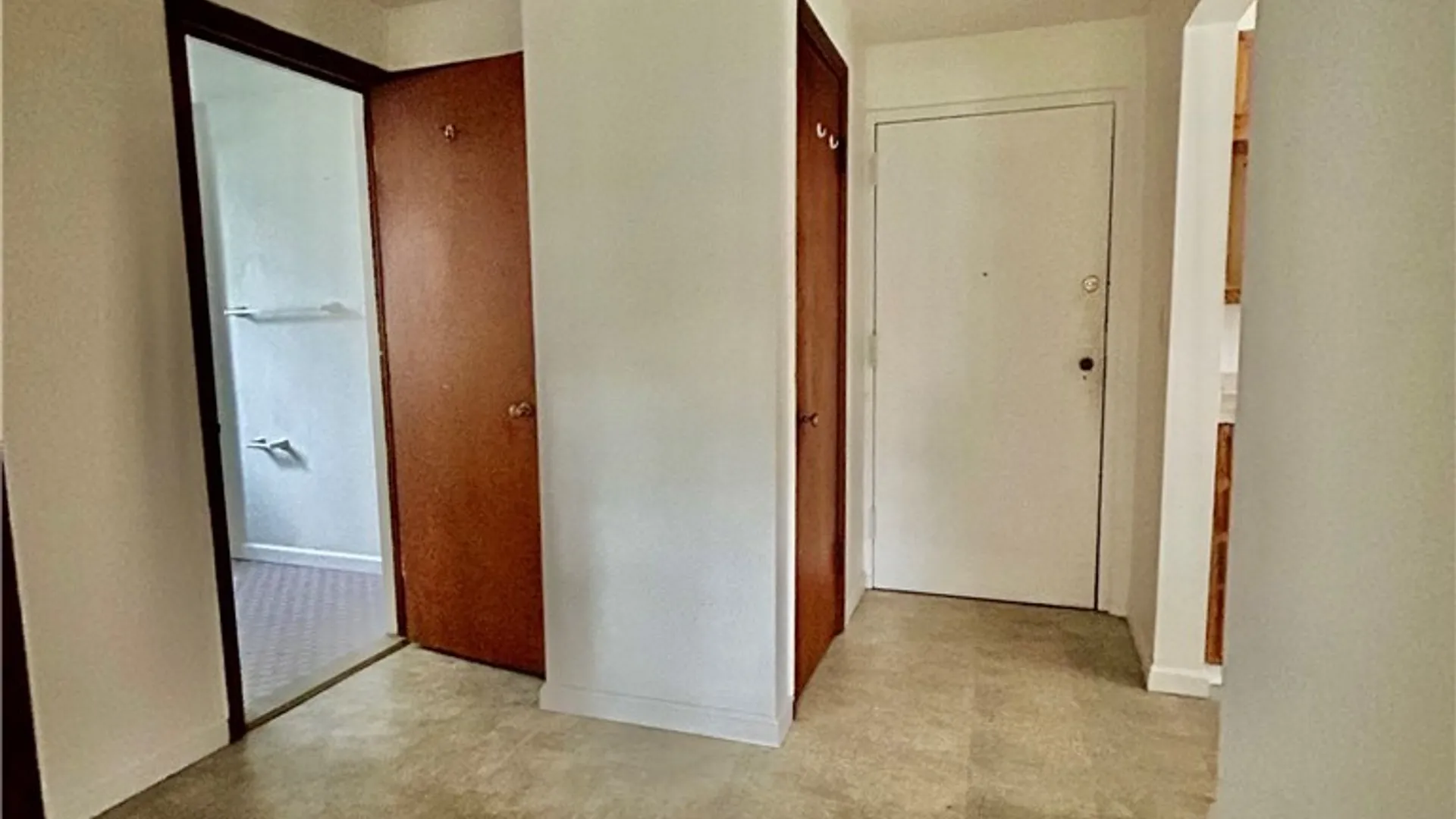 Property at 12 Latona Court, Buffalo, NY 14220 2
