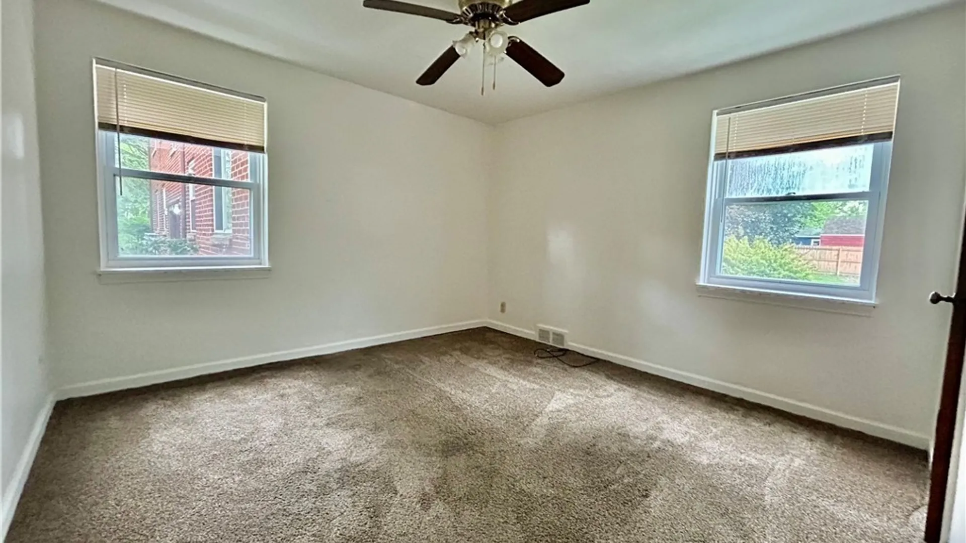 Property at 12 Latona Court, Buffalo, NY 14220 4