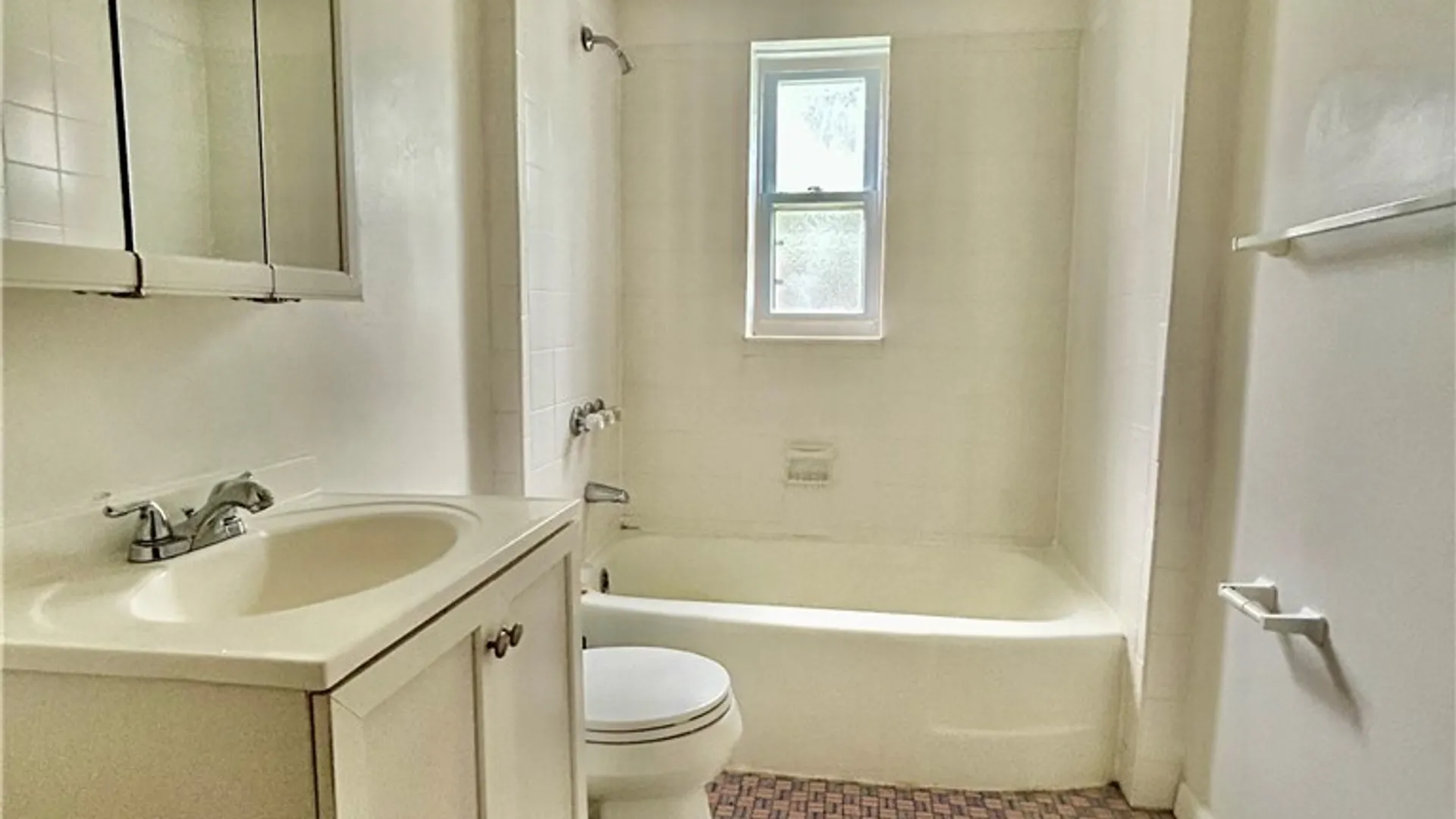 Property at 12 Latona Court, Buffalo, NY 14220 7
