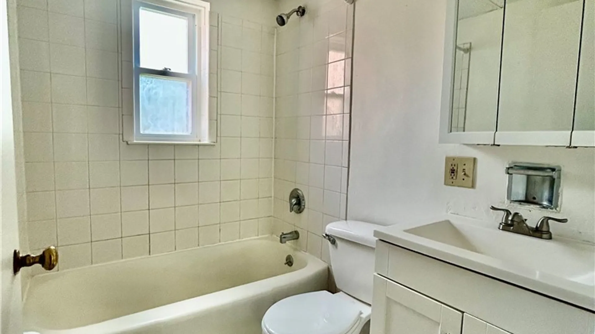 Property at 34 Latona Court, Buffalo, NY 14220 12