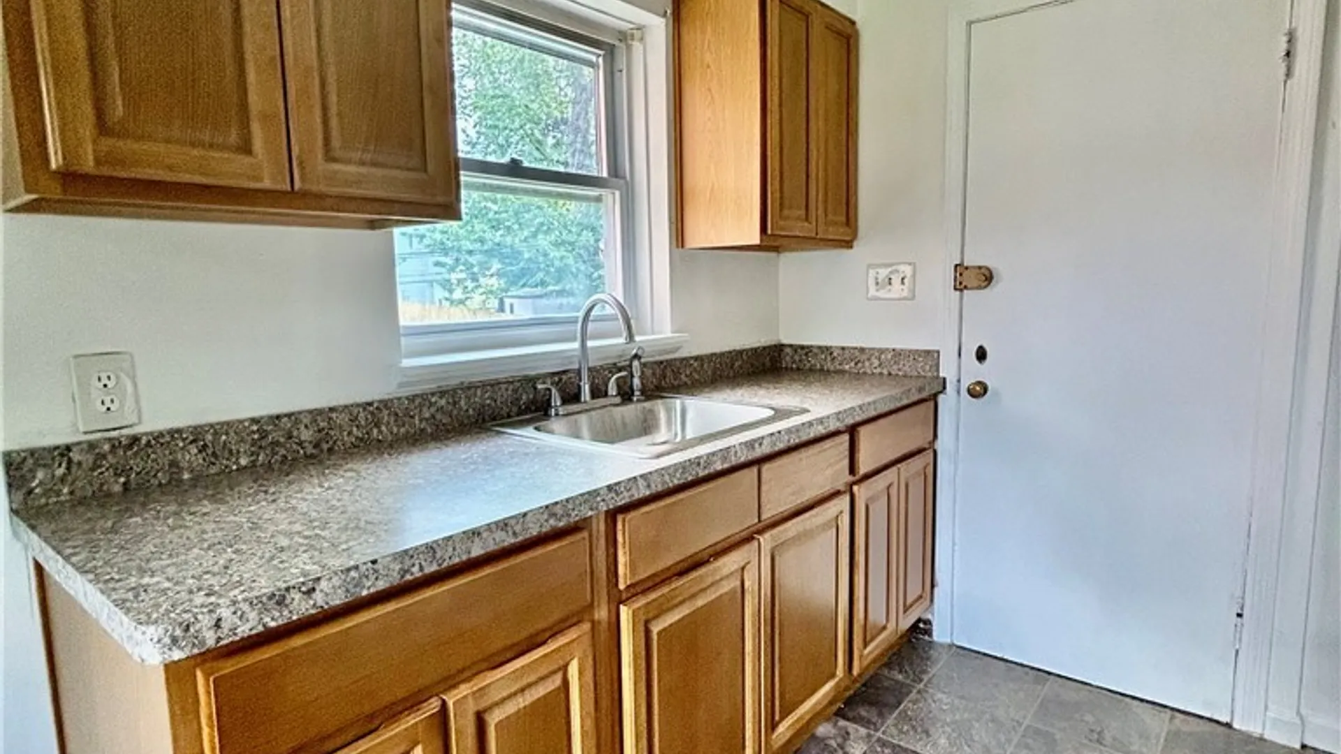 Property at 34 Latona Court, Buffalo, NY 14220 7